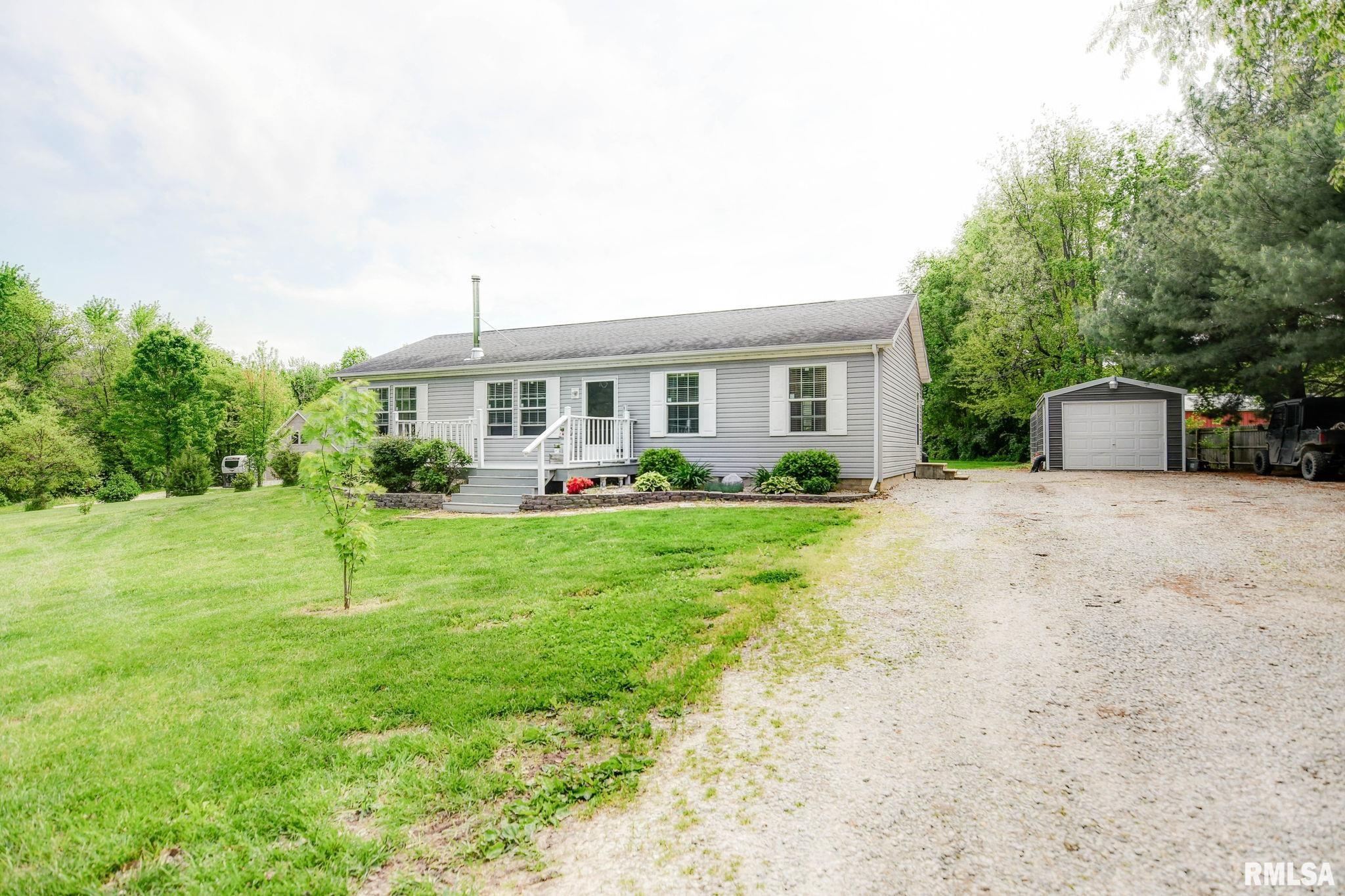 1756A N 2525 E Road, Moweaqua, Illinois image 1