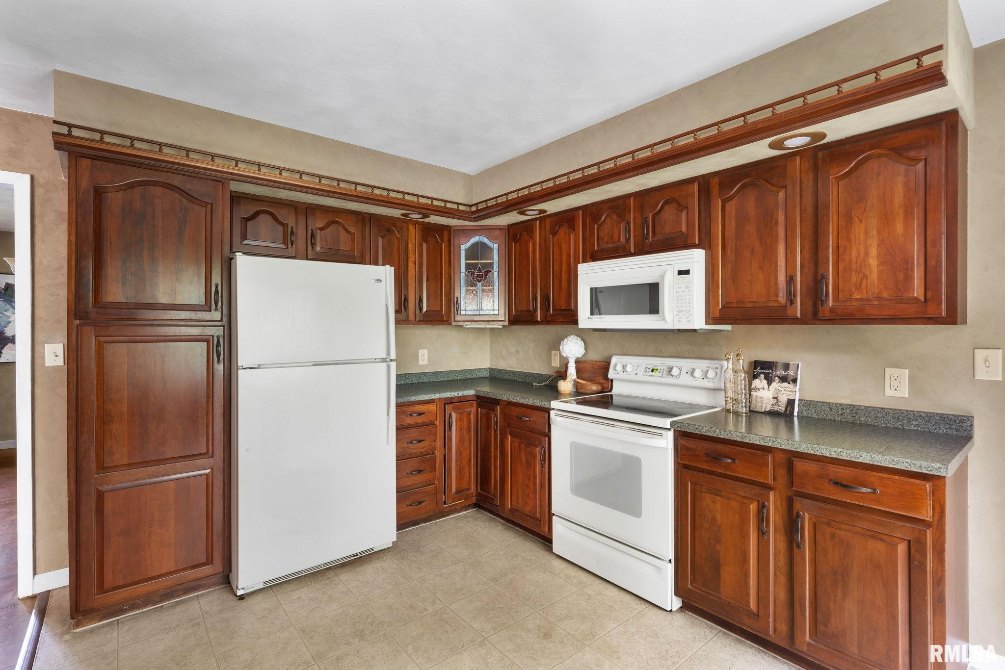 2906 27th Avenue A, Moline, Illinois image 3