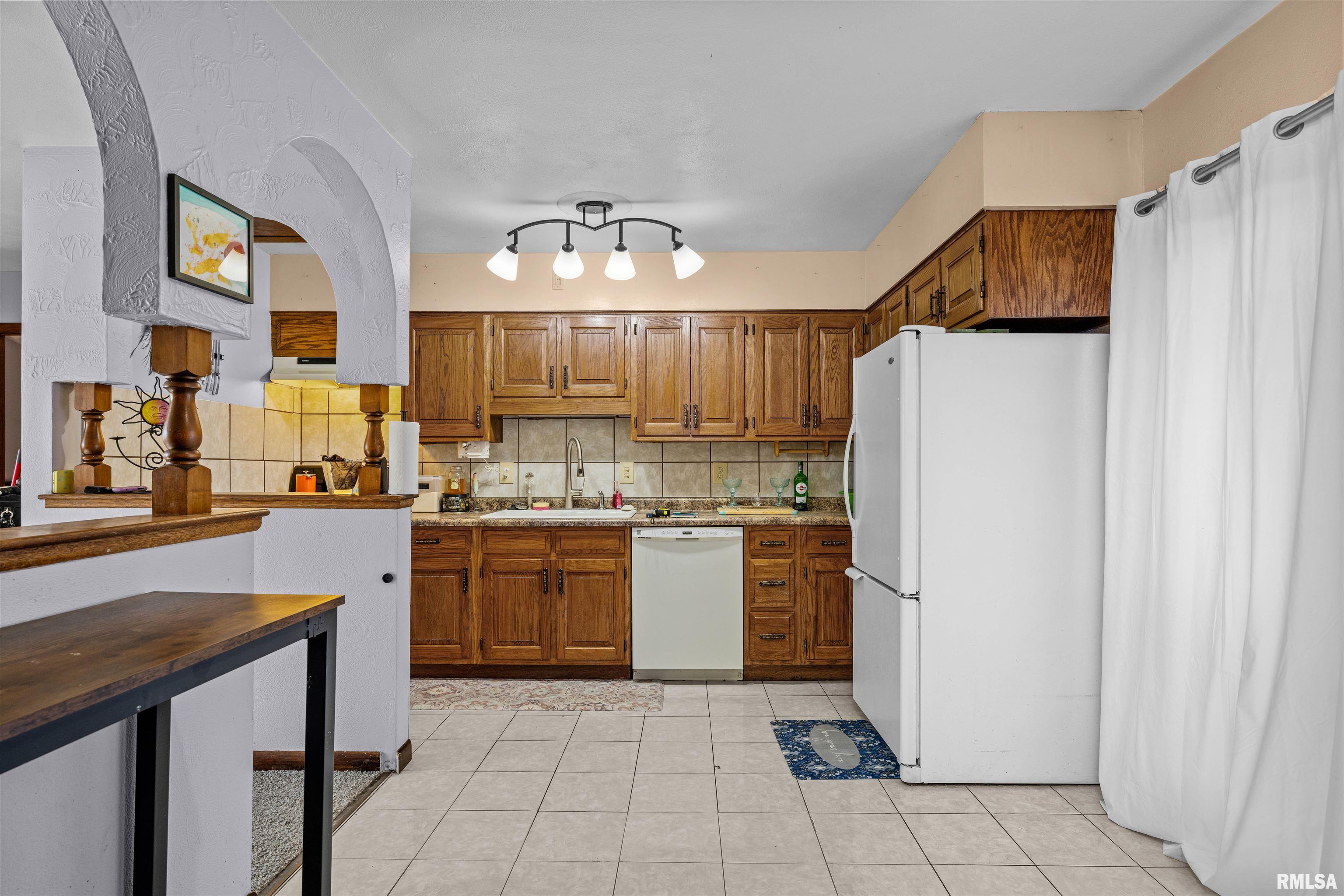 617 30th Avenue, East Moline, Illinois image 6