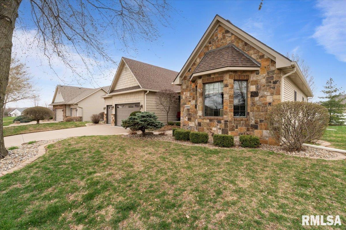 4954 Brookview Court, Bettendorf, Iowa image 5