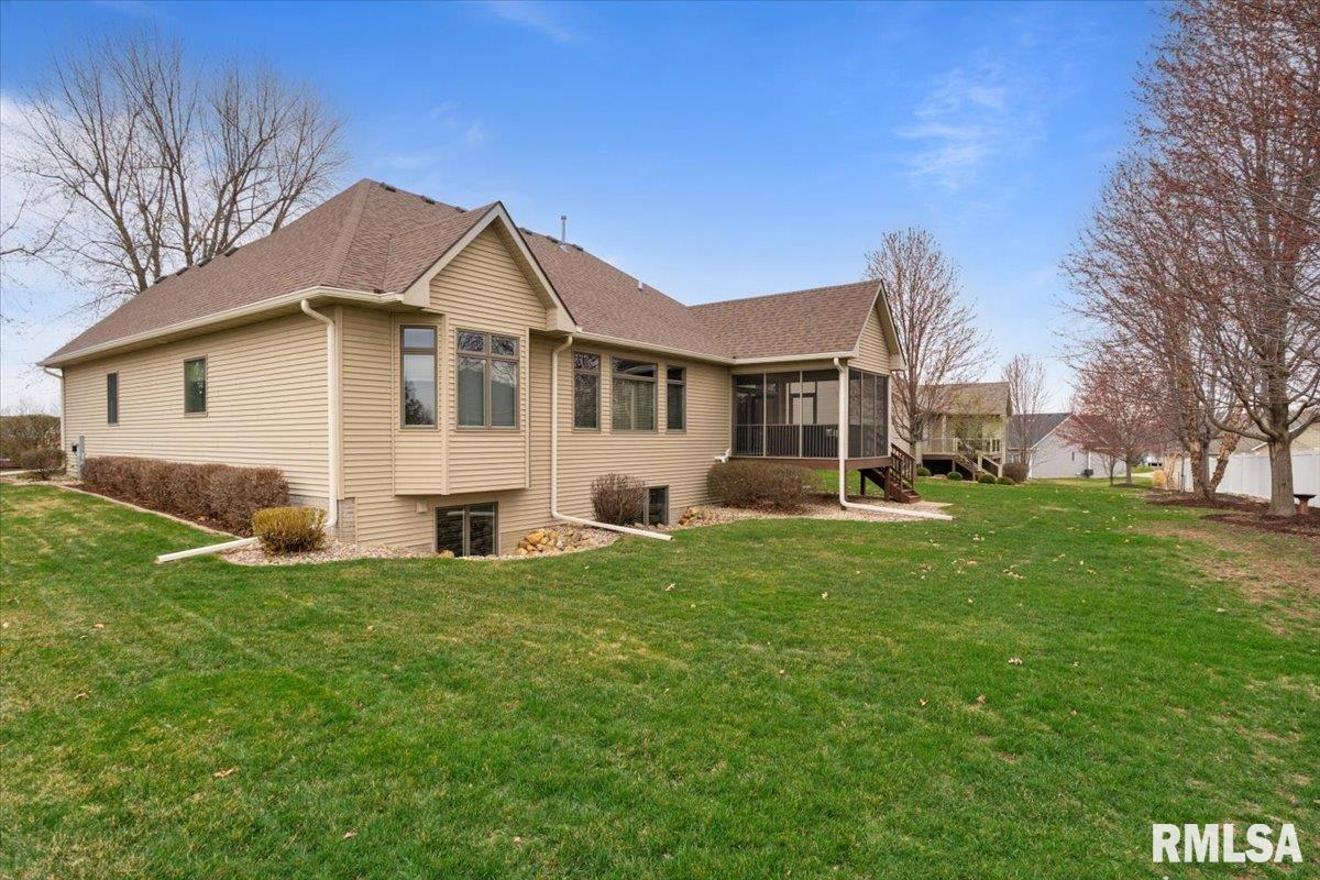 4954 Brookview Court, Bettendorf, Iowa image 10