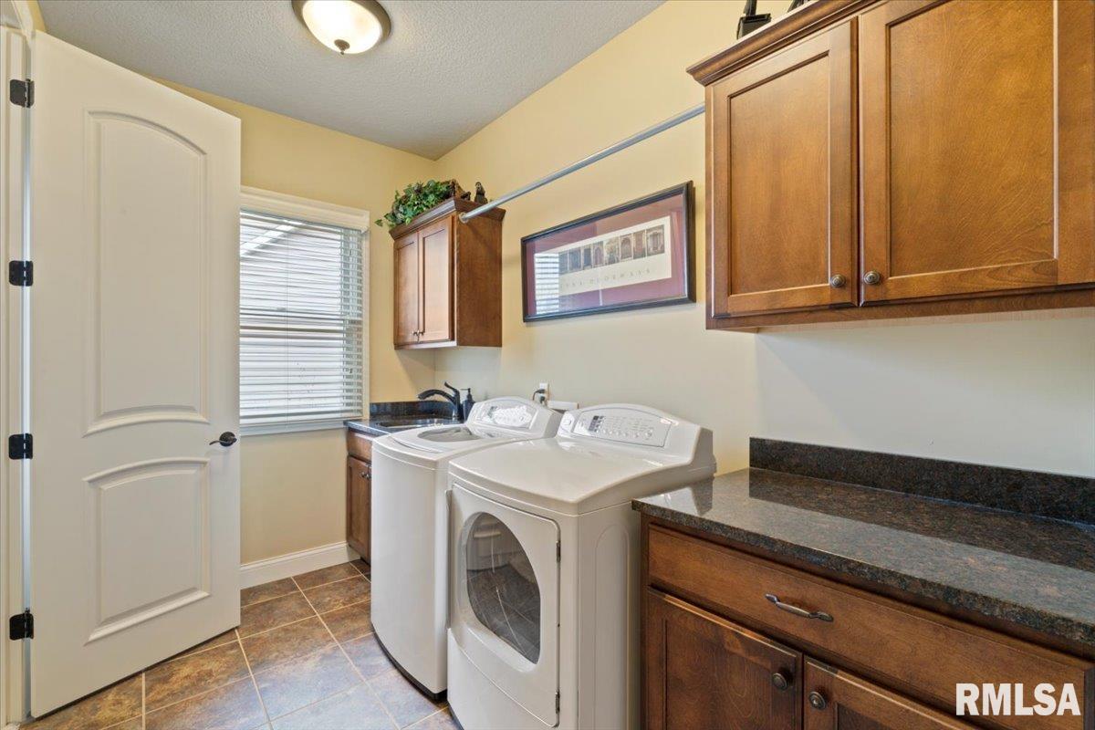 4954 Brookview Court, Bettendorf, Iowa image 47