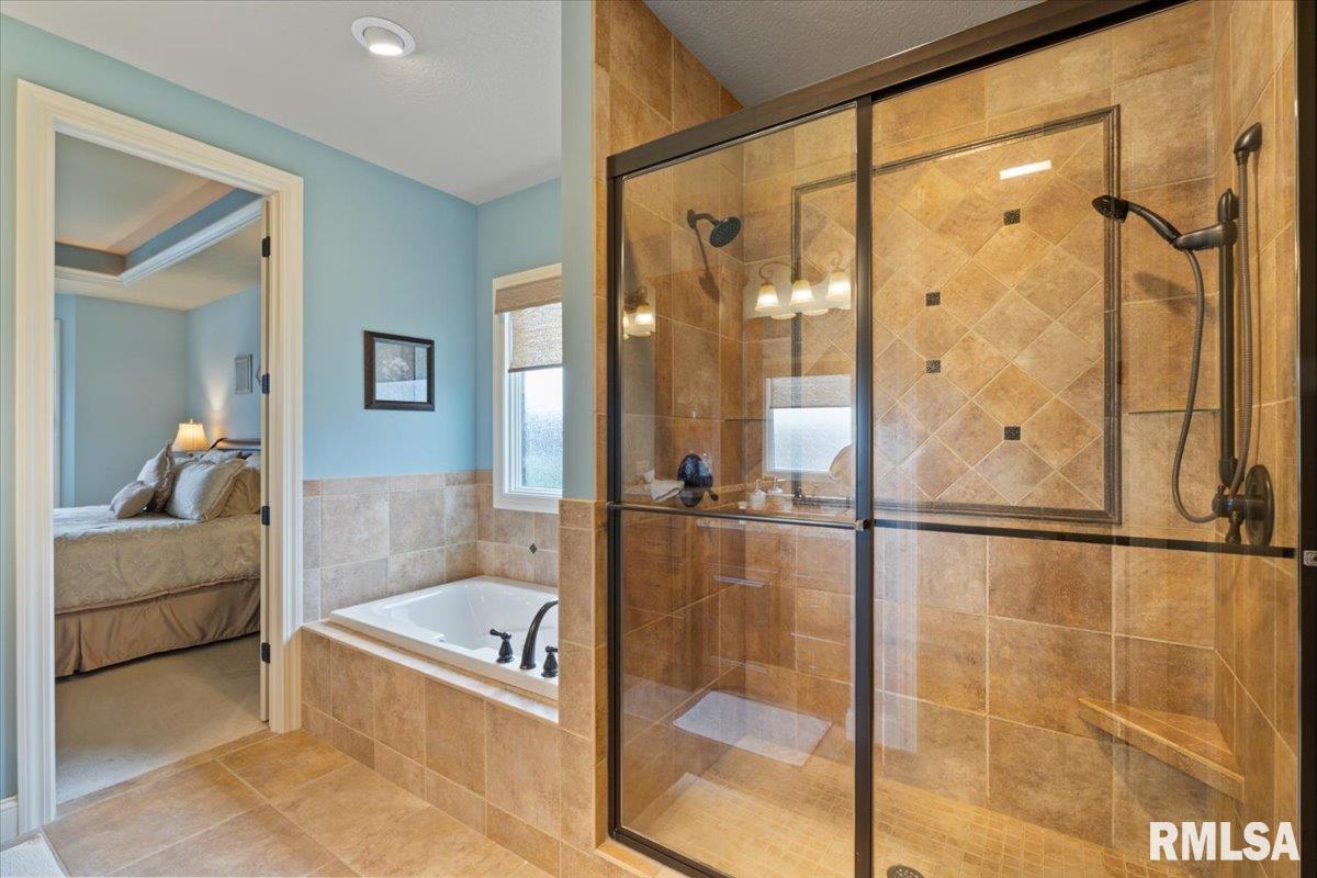4954 Brookview Court, Bettendorf, Iowa image 45