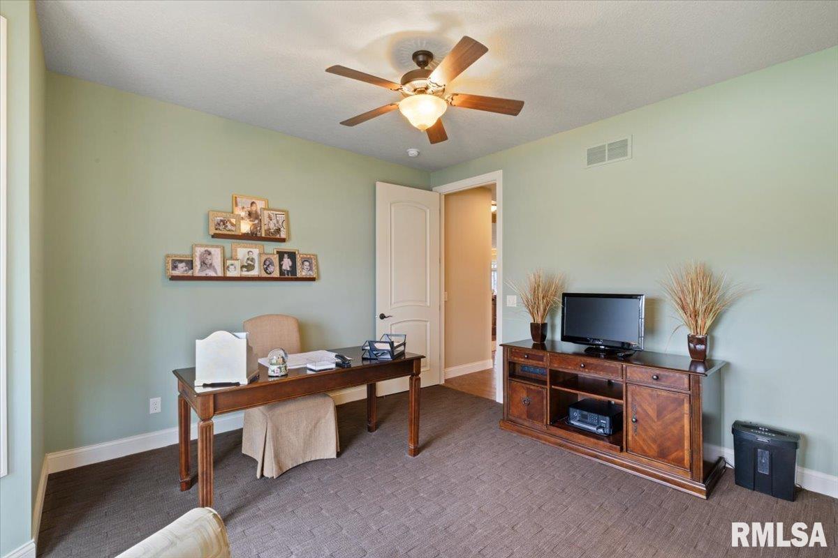 4954 Brookview Court, Bettendorf, Iowa image 35
