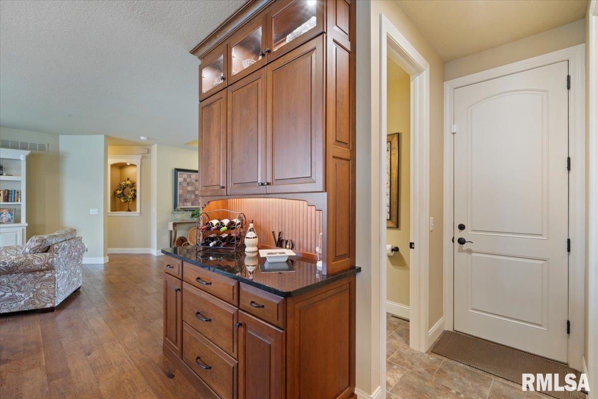 4954 Brookview Court, Bettendorf, Iowa image 23