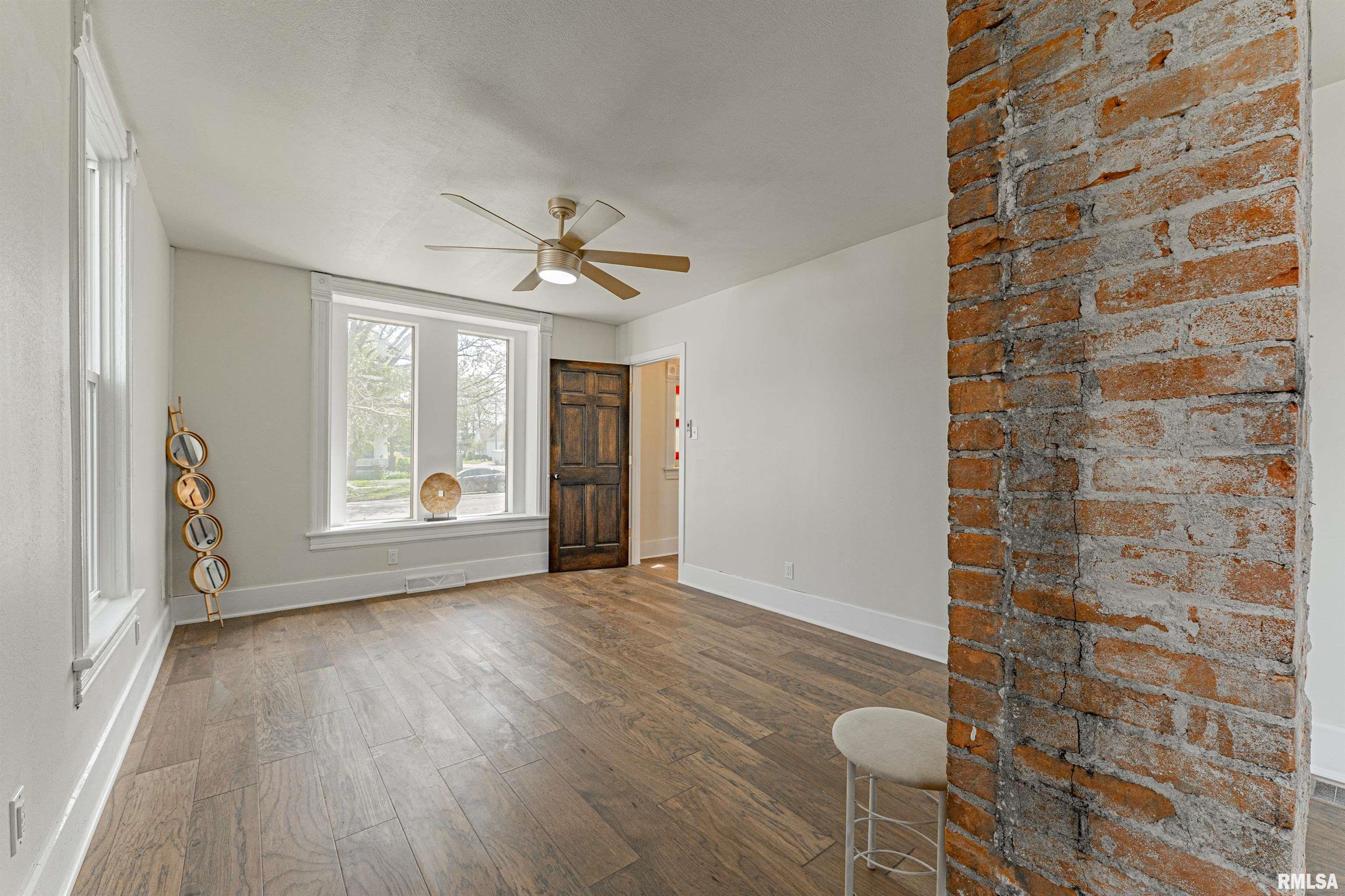 203 Oglesby Avenue, Lincoln, Illinois image 11