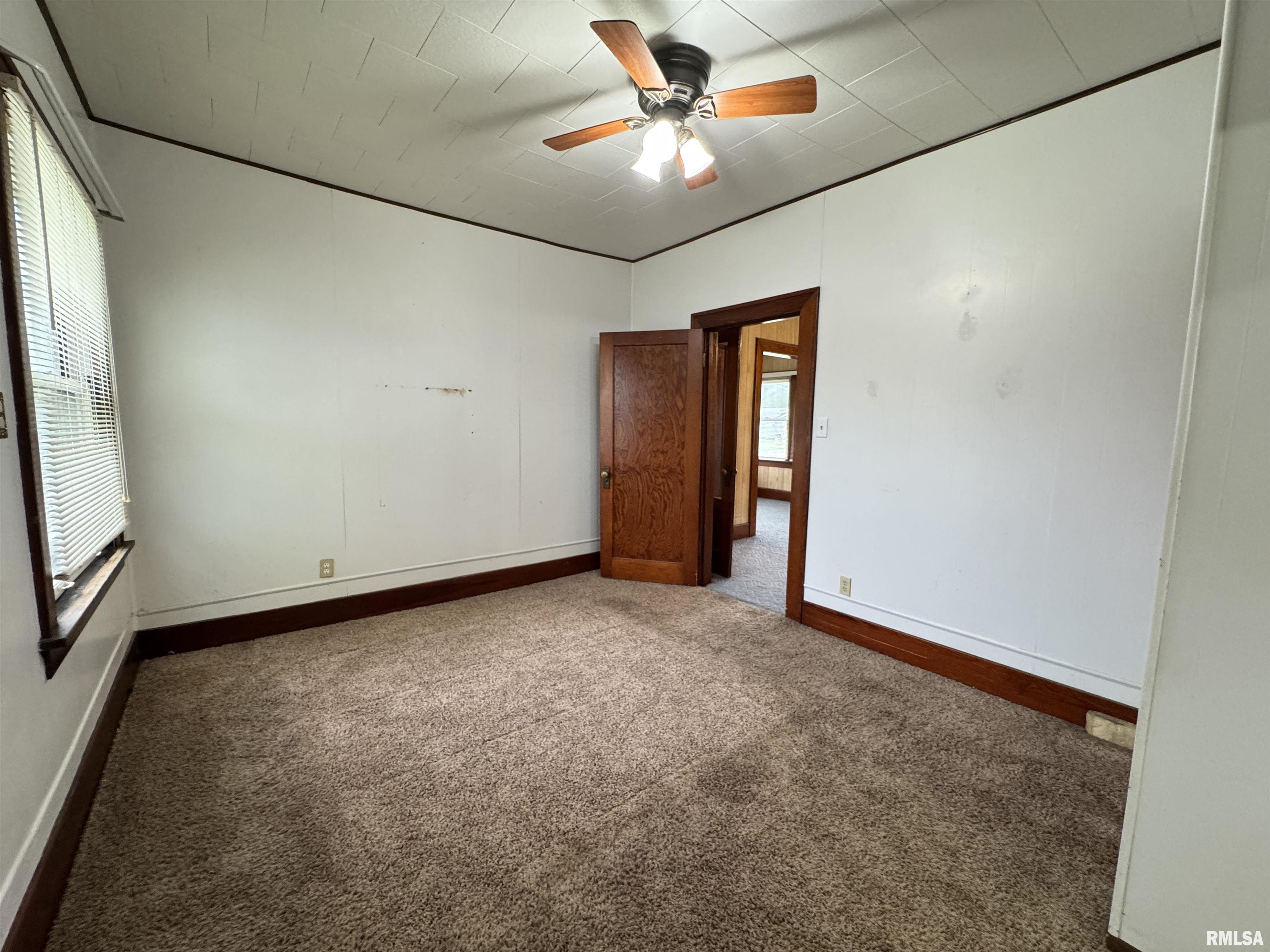 307 W Lafayette Street, Avon, Illinois image 31