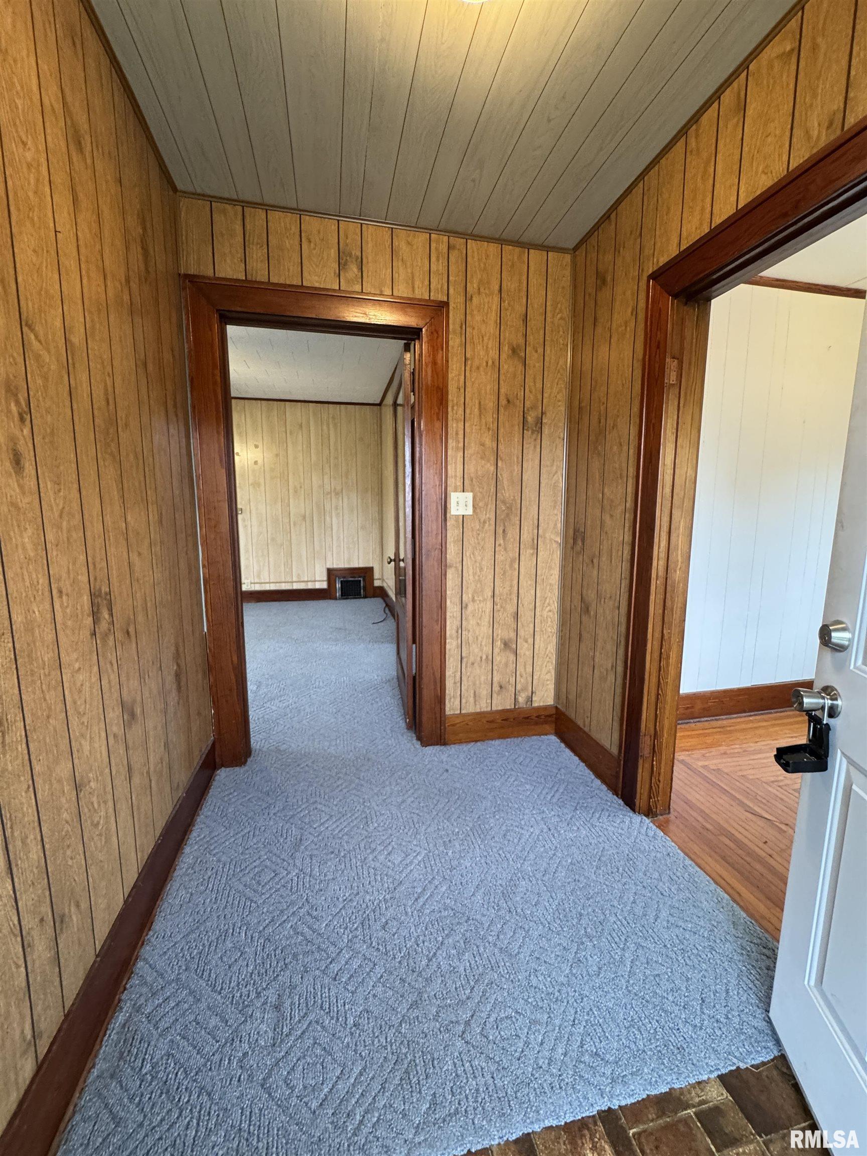 307 W Lafayette Street, Avon, Illinois image 7