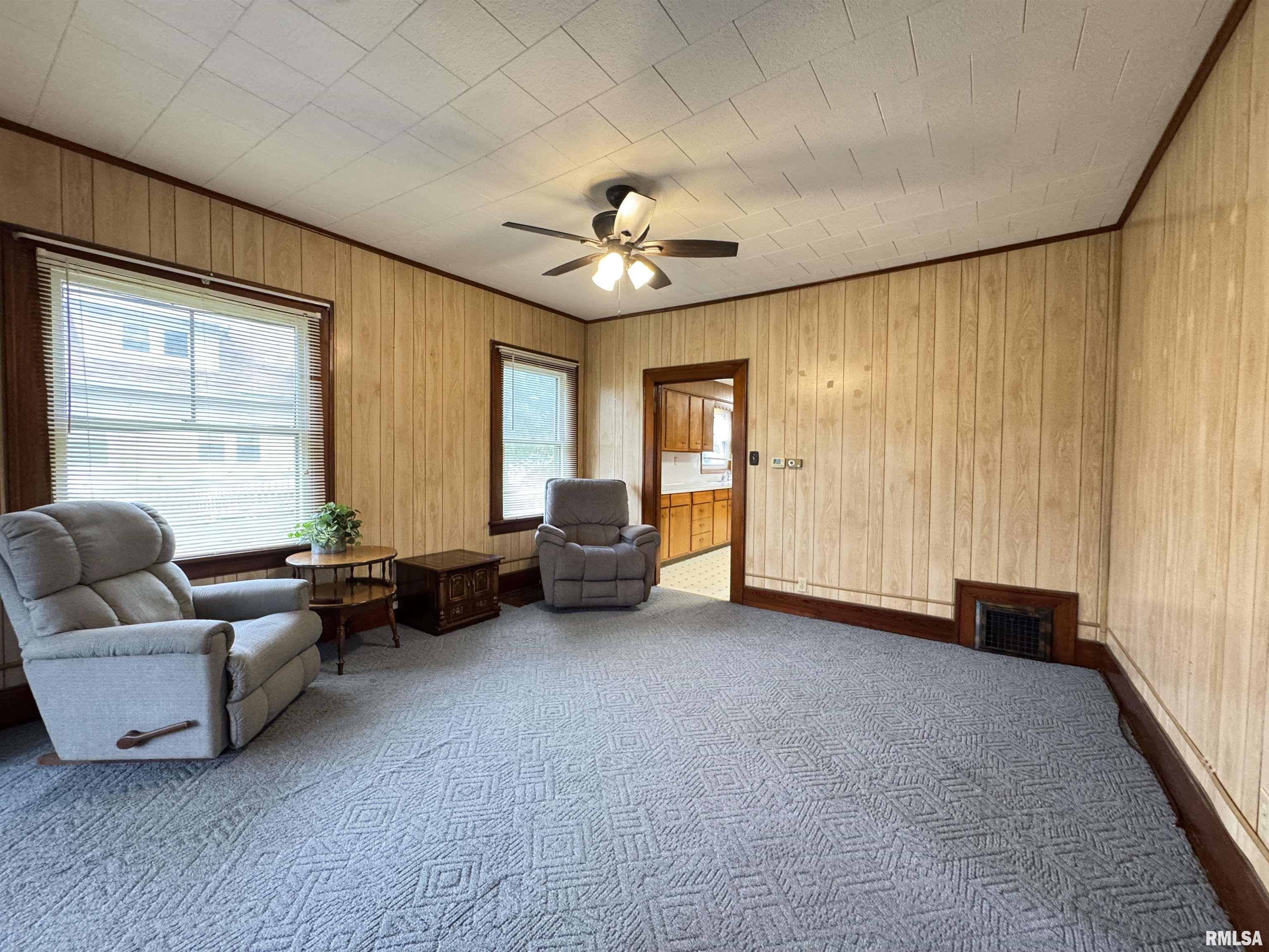 307 W Lafayette Street, Avon, Illinois image 11