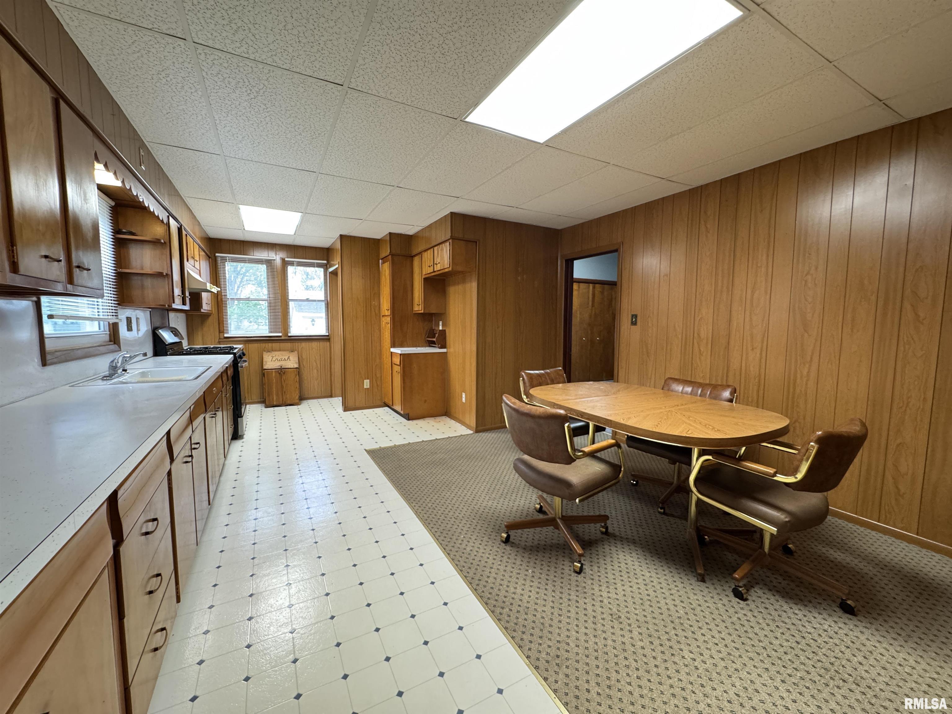 307 W Lafayette Street, Avon, Illinois image 17