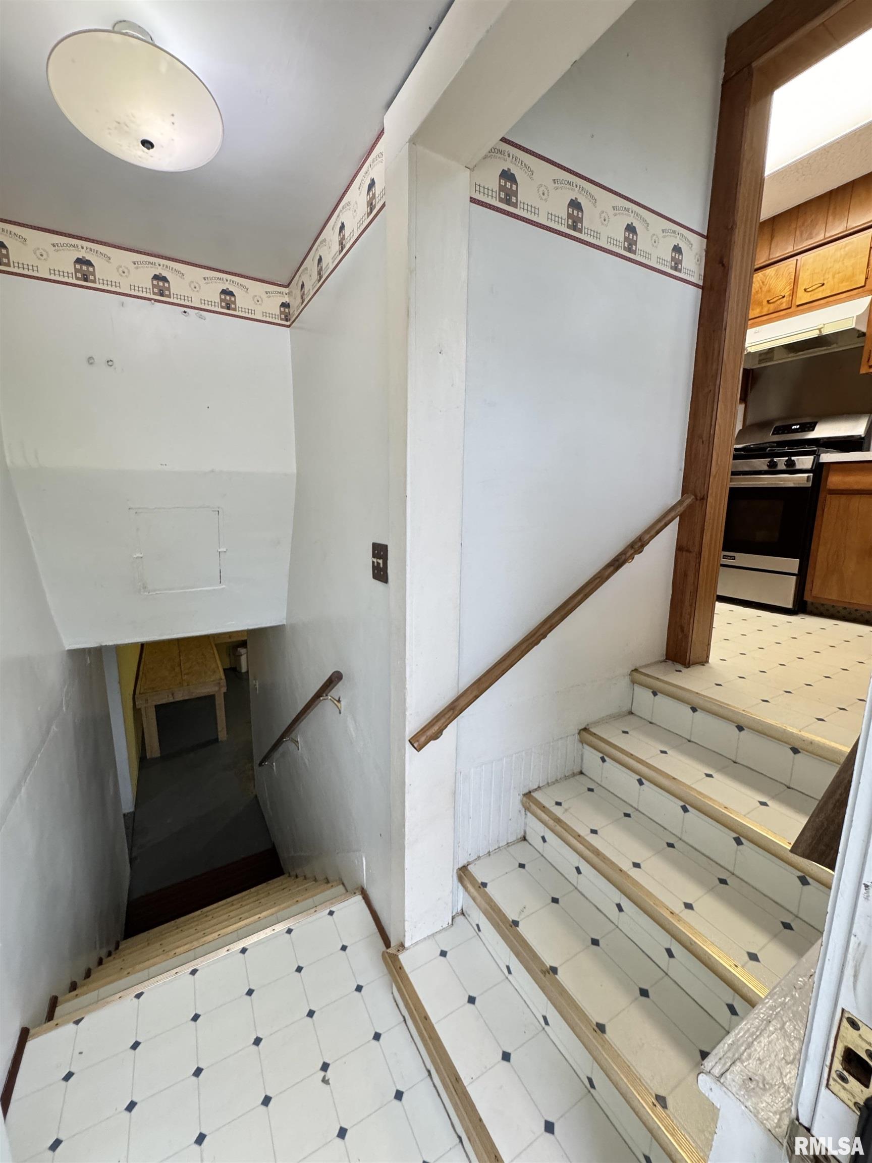 307 W Lafayette Street, Avon, Illinois image 33