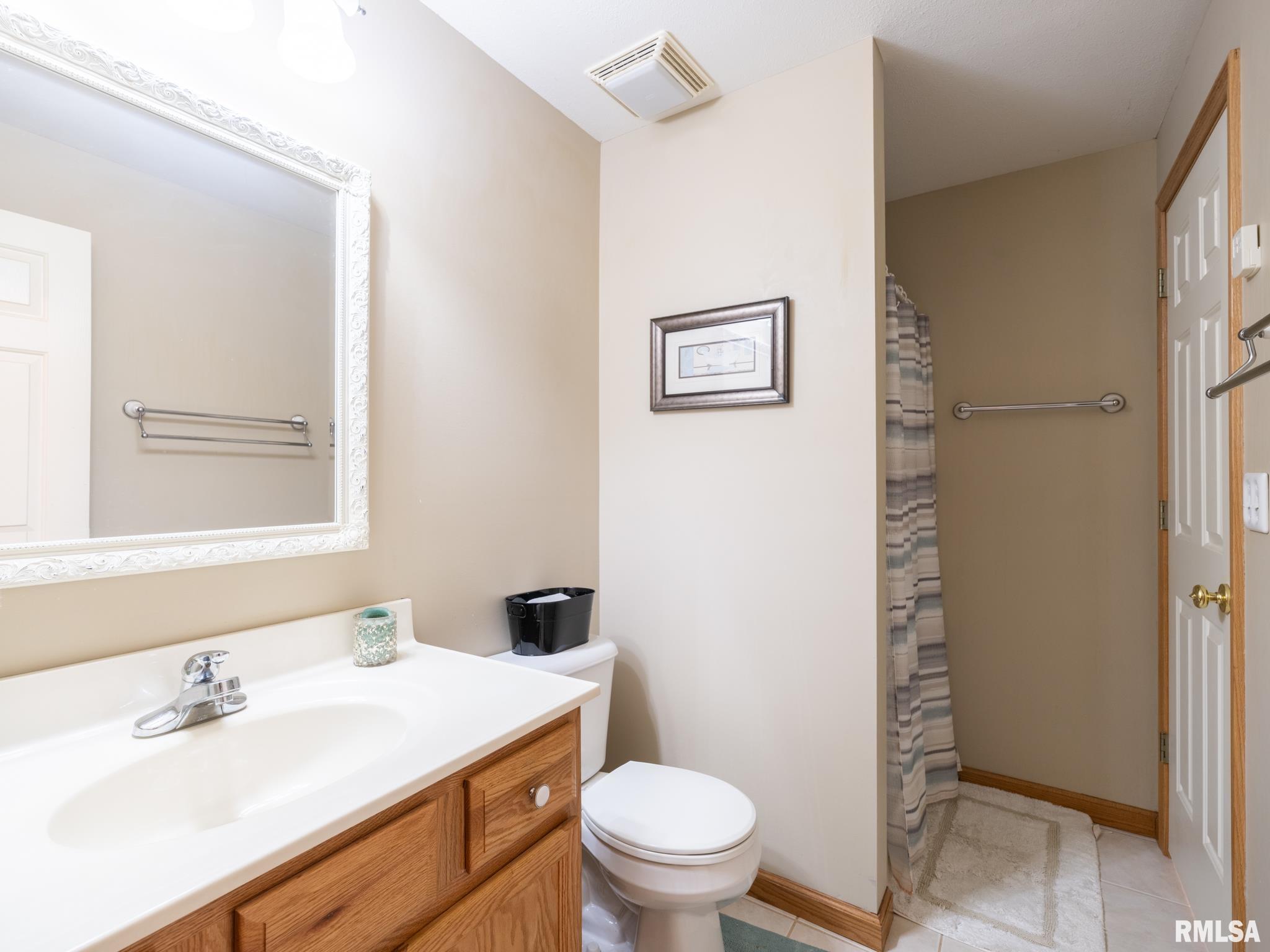 213 Marvin Court, Germantown Hills, Illinois image 40