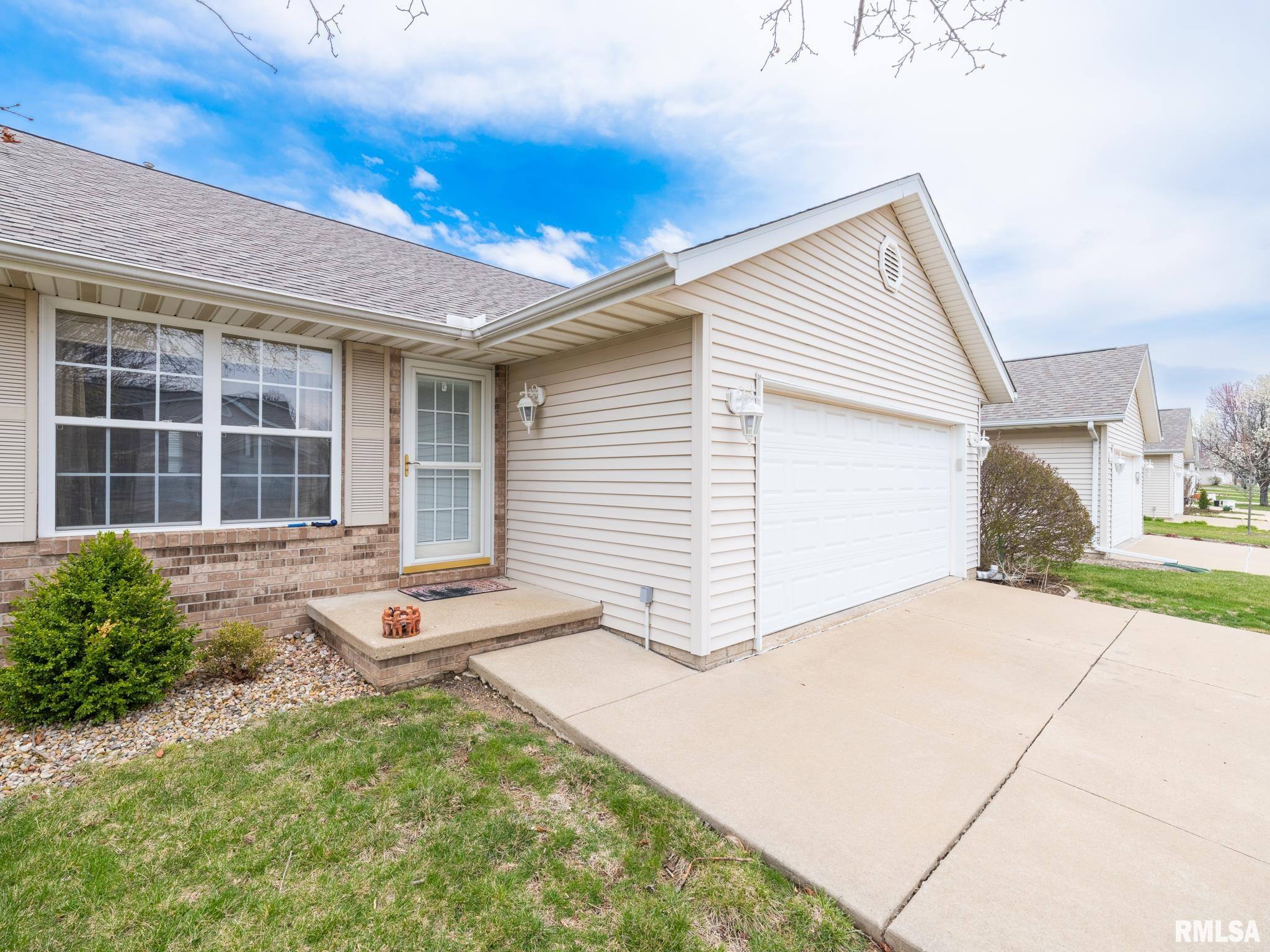 213 Marvin Court, Germantown Hills, Illinois image 1
