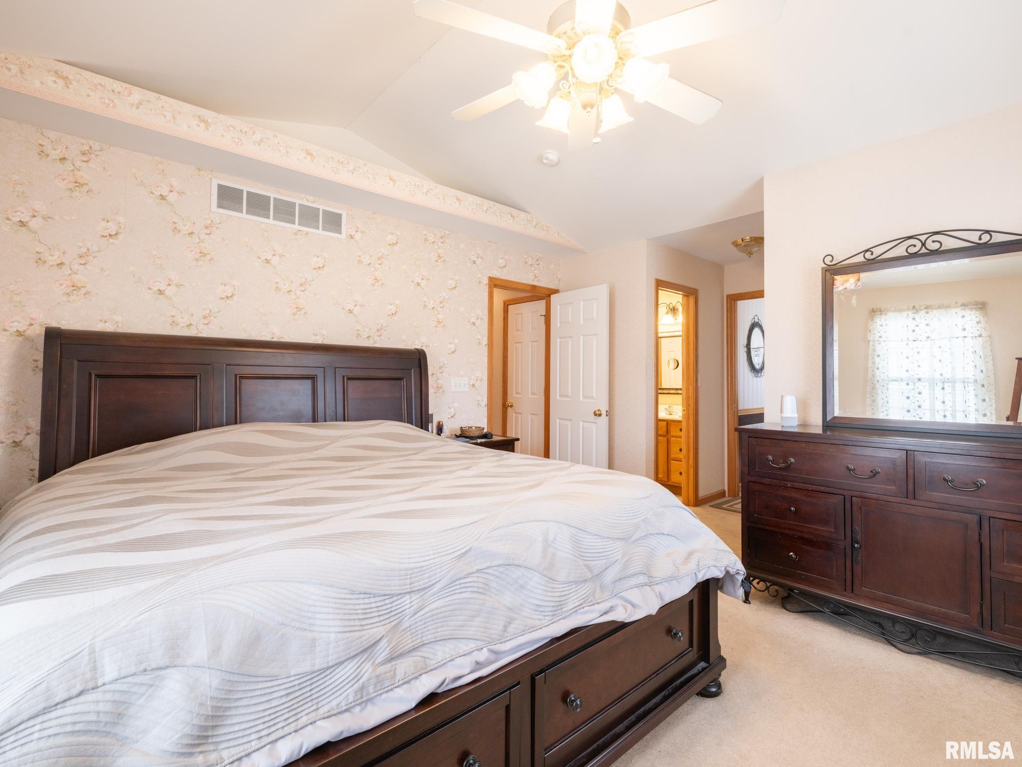 213 Marvin Court, Germantown Hills, Illinois image 31