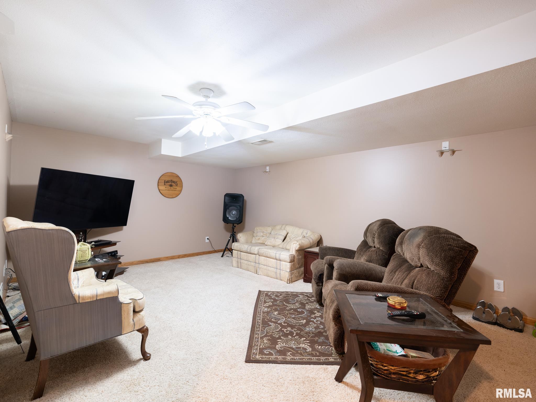 213 Marvin Court, Germantown Hills, Illinois image 34