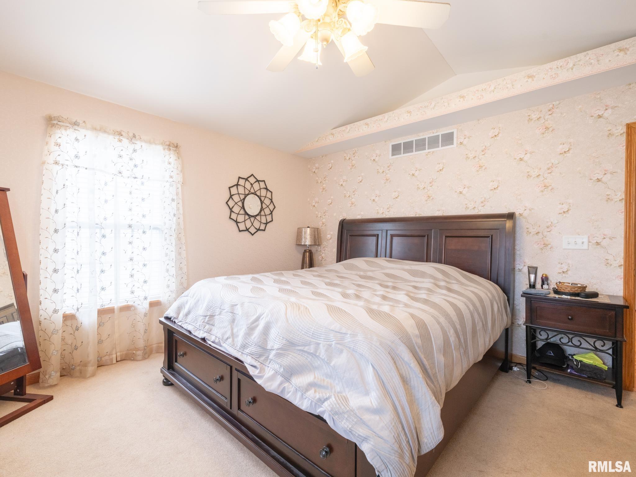 213 Marvin Court, Germantown Hills, Illinois image 29