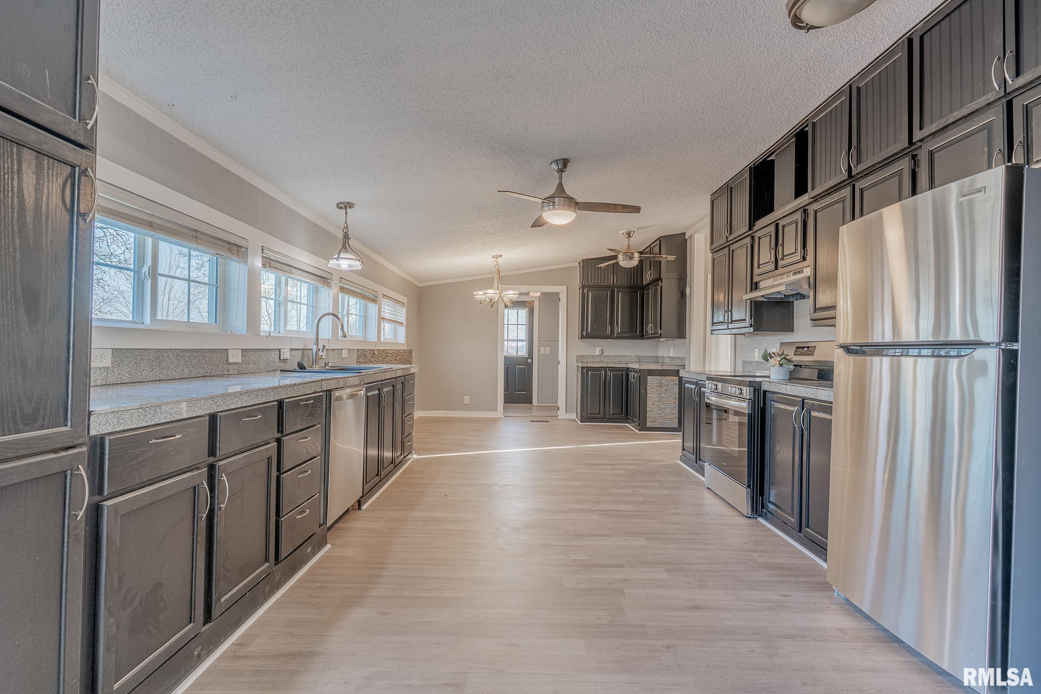 1987 Charleston Road, Salem, Illinois image 20