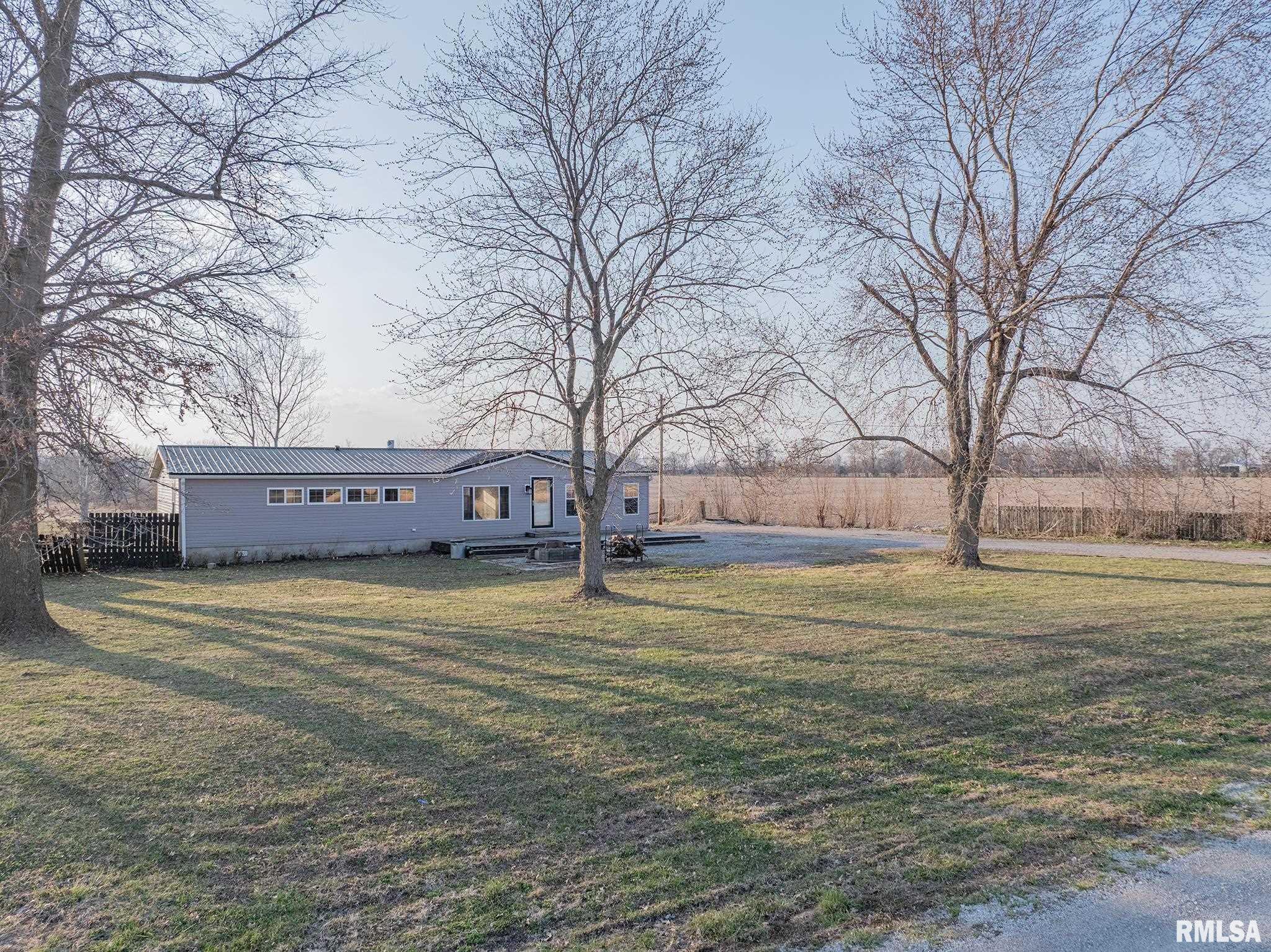 1987 Charleston Road, Salem, Illinois image 2
