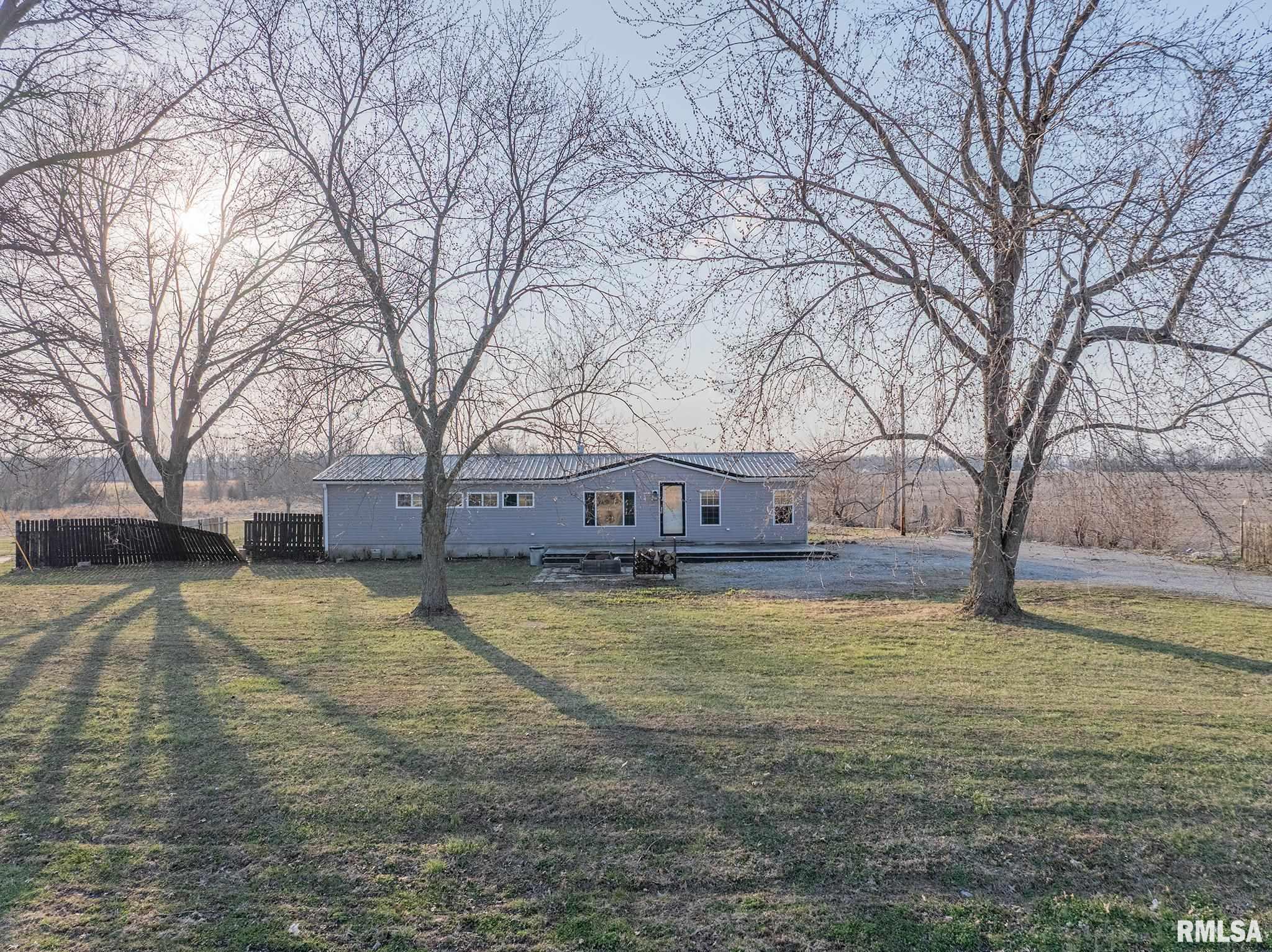 1987 Charleston Road, Salem, Illinois image 1