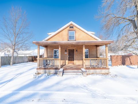 Homes For Sale - 222 E Patton Avenue<br/> Lewistown, IL 61542