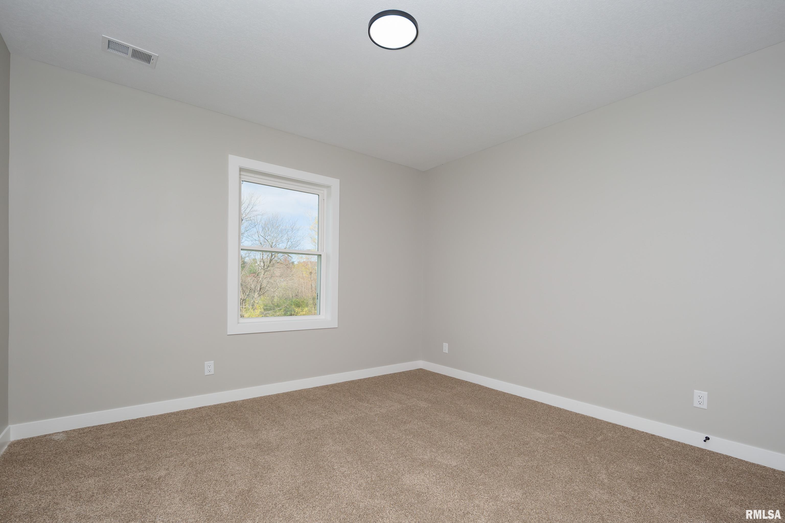 5252 Pandit Drive, Bettendorf, Iowa image 31