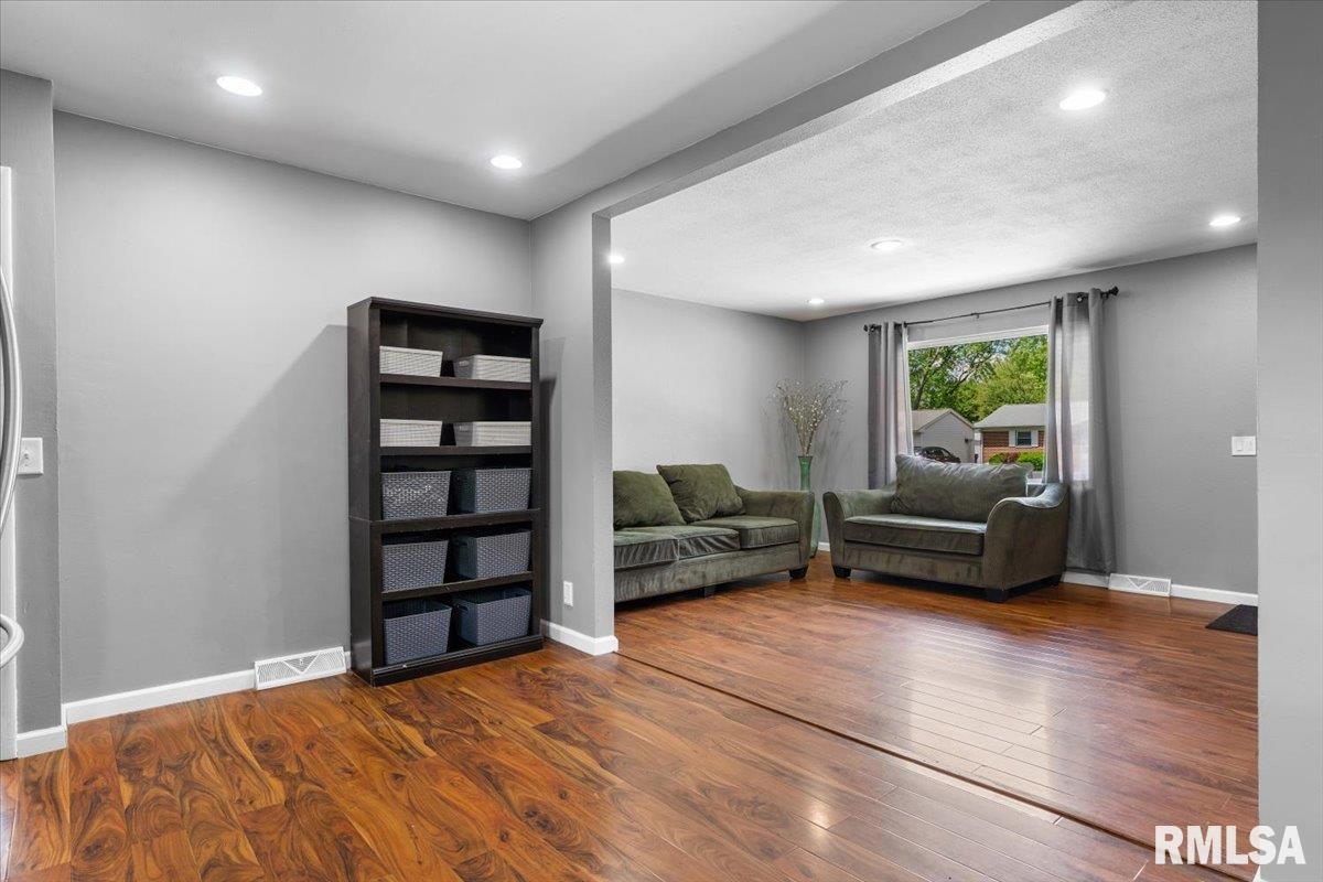 2600 S Sandgate Road, Springfield, Illinois image 12