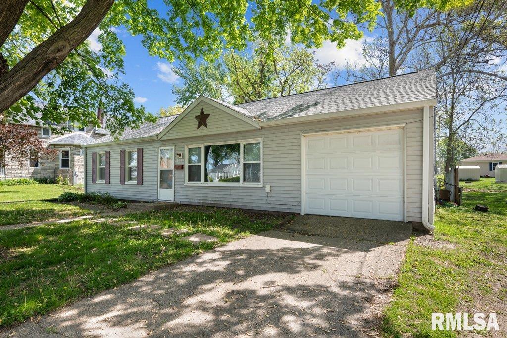 2043 30th Street, Rock Island, Illinois image 3