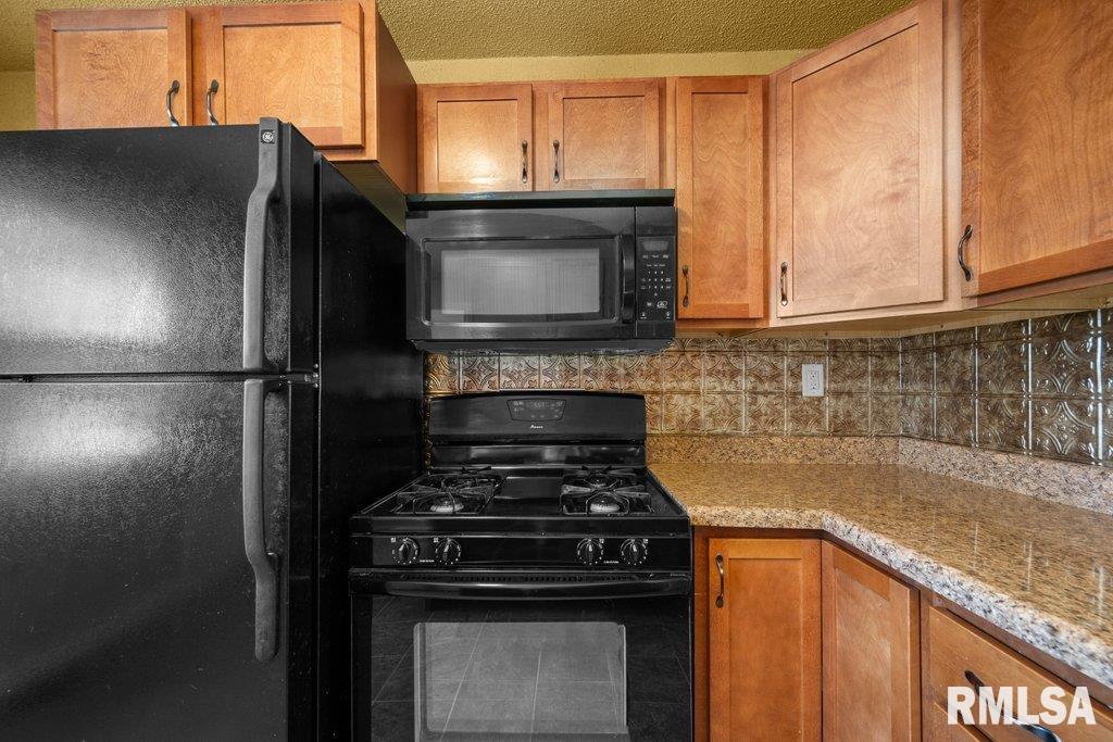 2043 30th Street, Rock Island, Illinois image 9