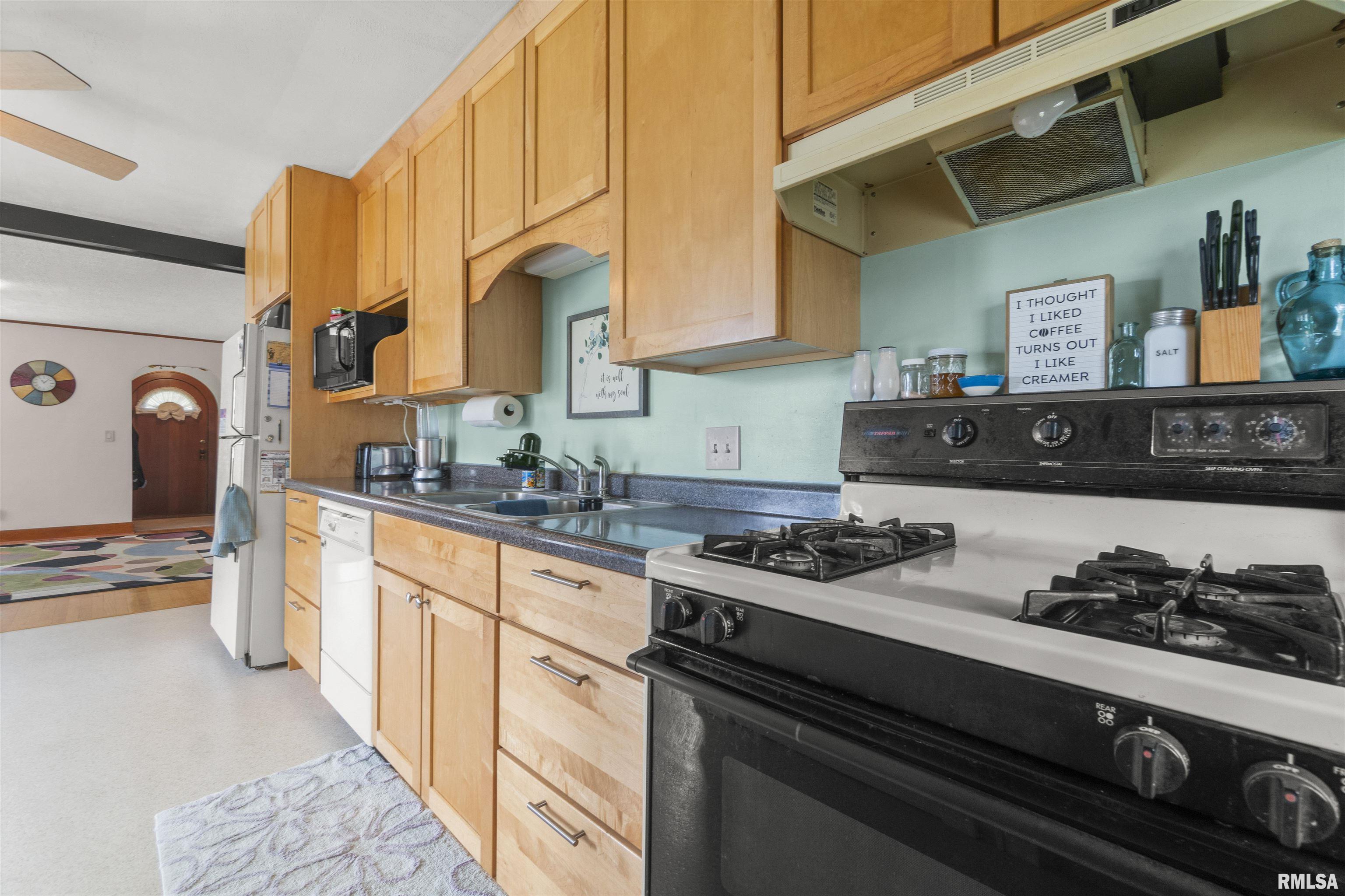202 W Robinson Street, Goodfield, Illinois image 13