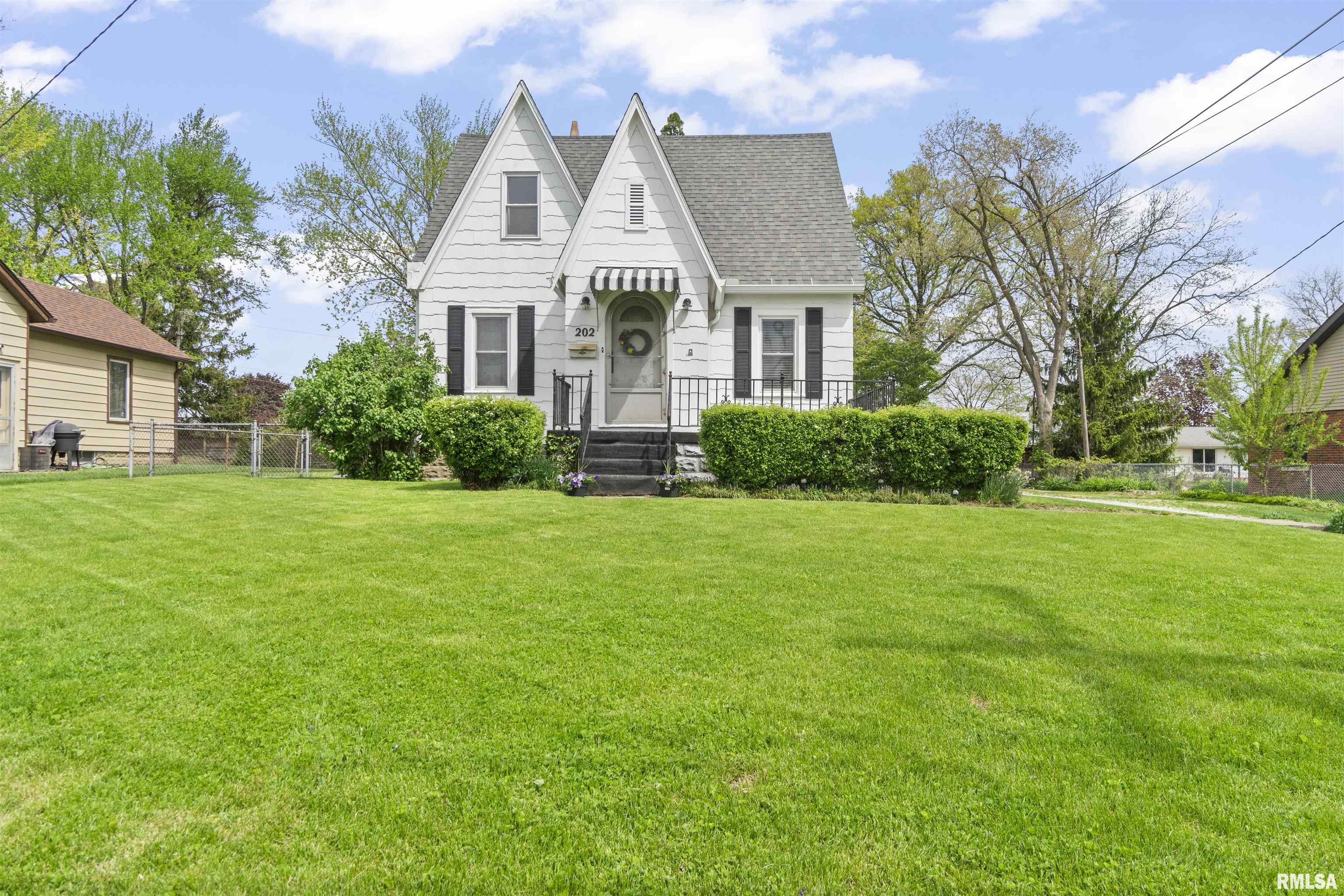 202 W Robinson Street, Goodfield, Illinois image 2