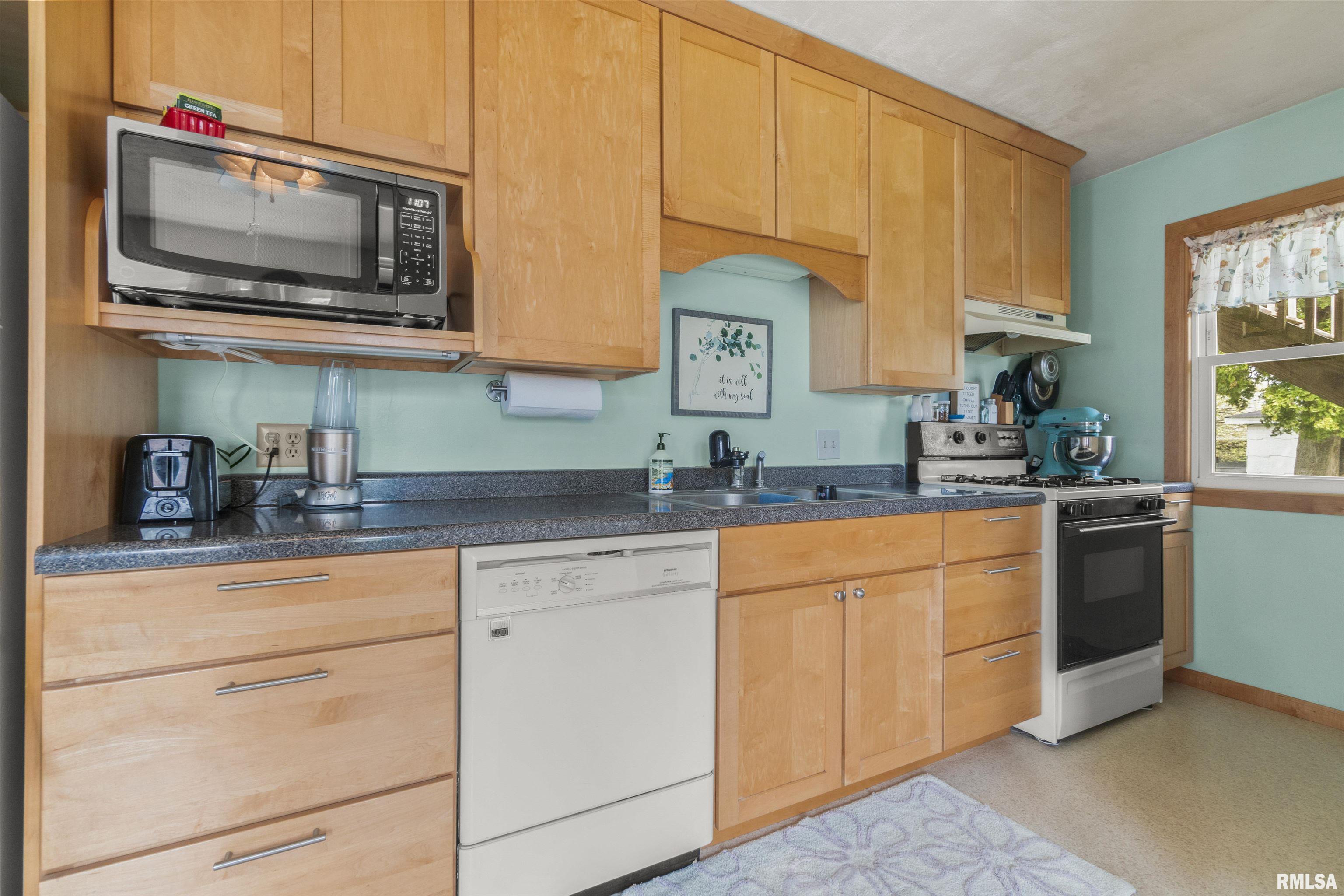 202 W Robinson Street, Goodfield, Illinois image 12