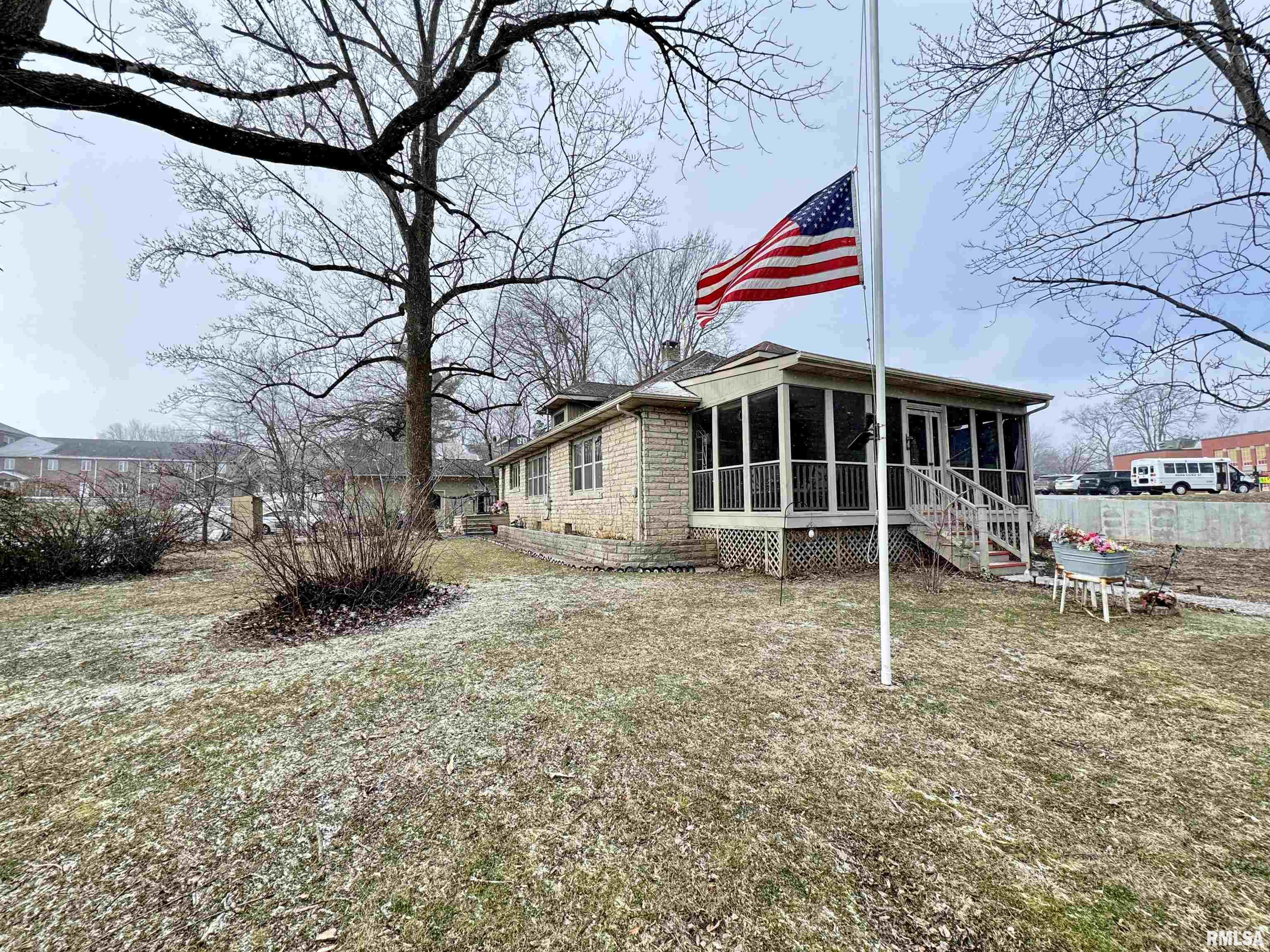 301 W Jefferson Street, Anna, Illinois image 1