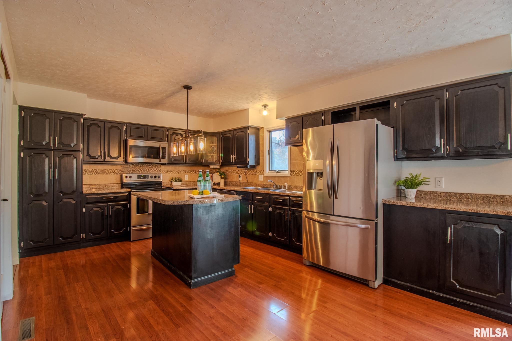 1065 Crystal Road, West Frankfort, Illinois image 9