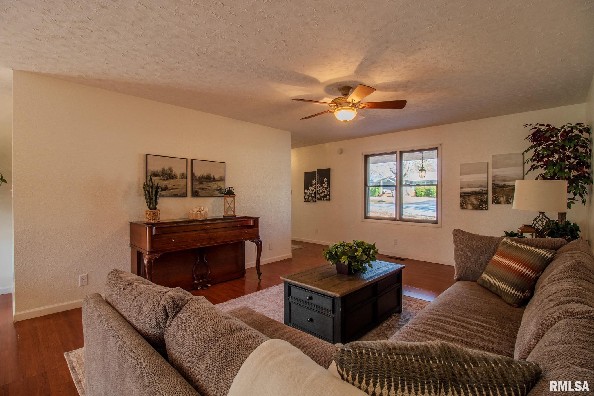 1065 Crystal Road, West Frankfort, Illinois image 4