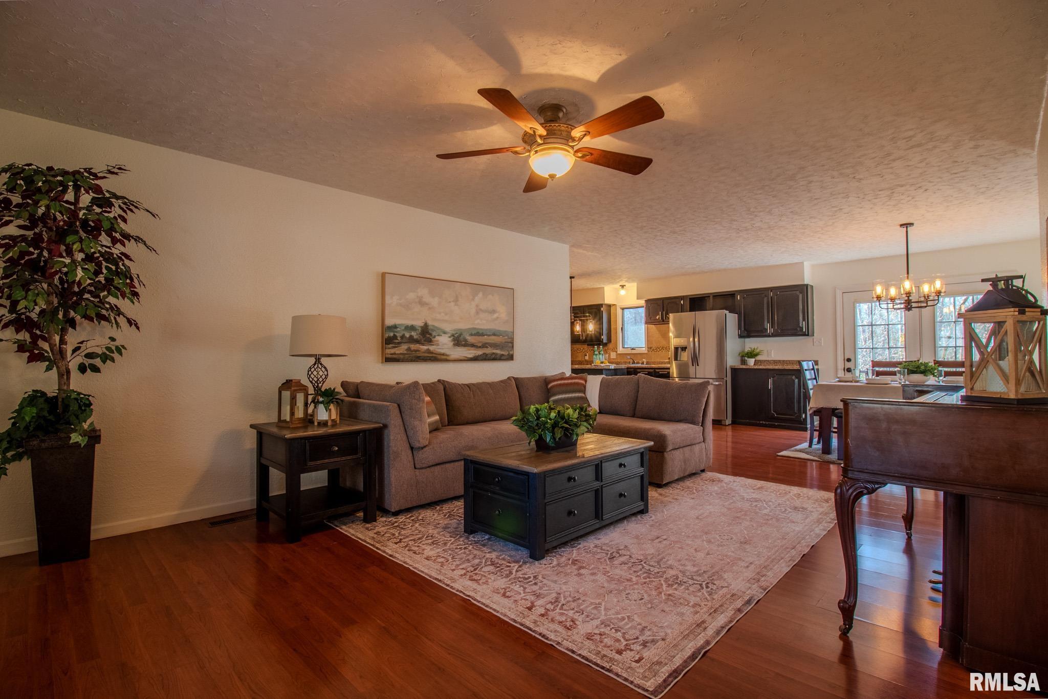 1065 Crystal Road, West Frankfort, Illinois image 3