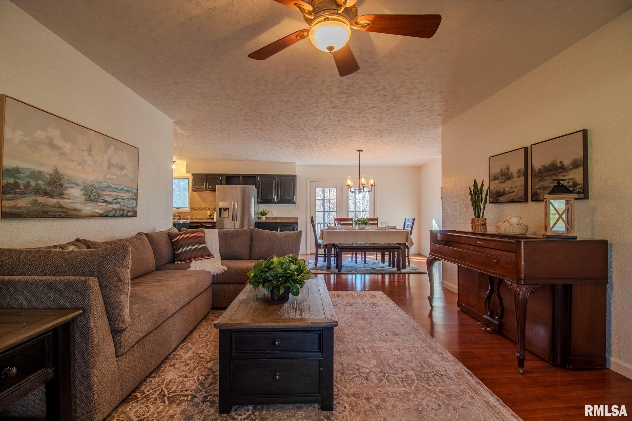 1065 Crystal Road, West Frankfort, Illinois image 2