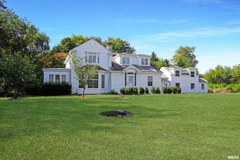 Homes For Sale - 304 N Locust Street<br/> Tazewell County, Delavan, IL 61734