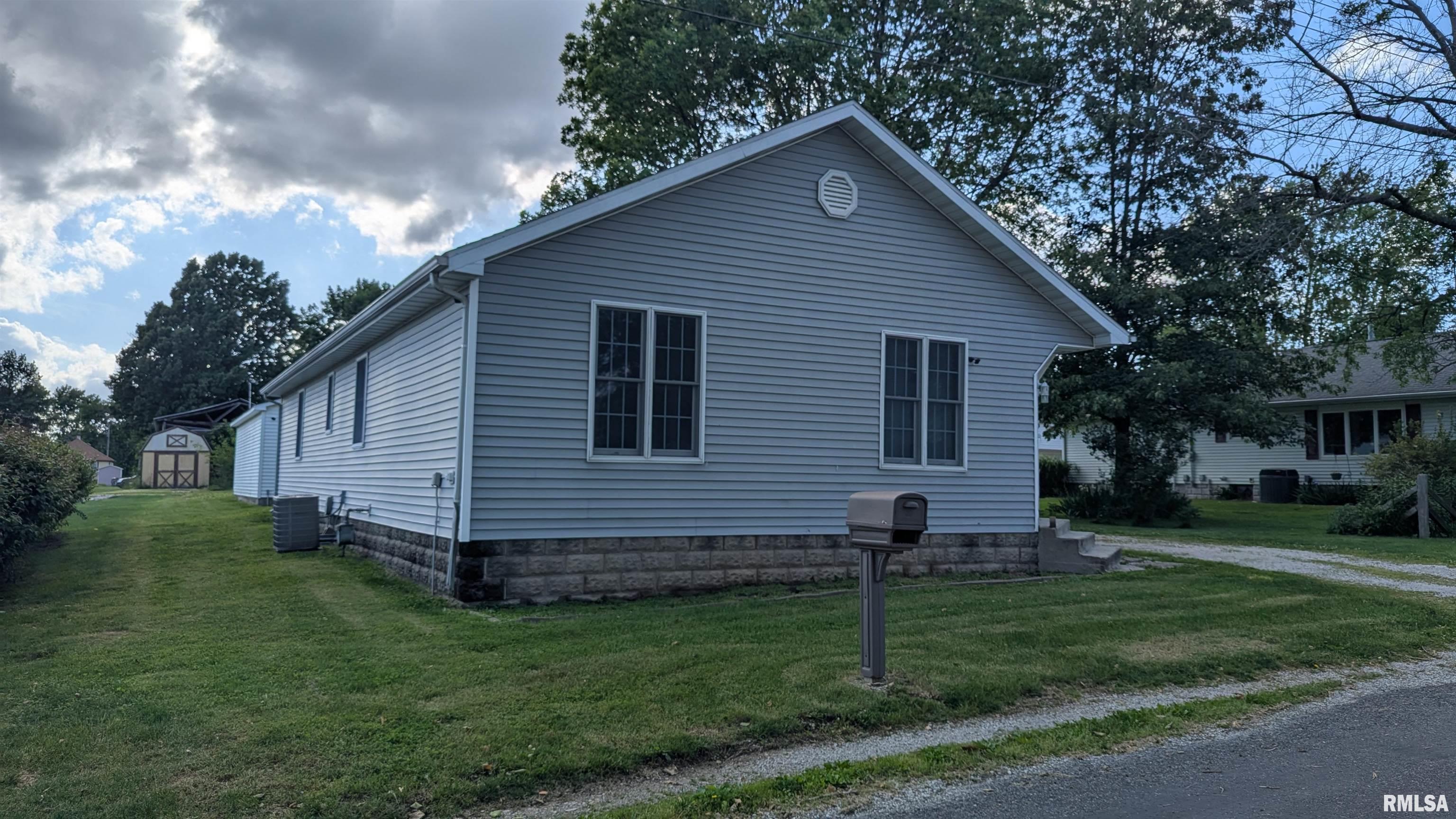 105 N Brents Avenue, Taylorville, Illinois image 29