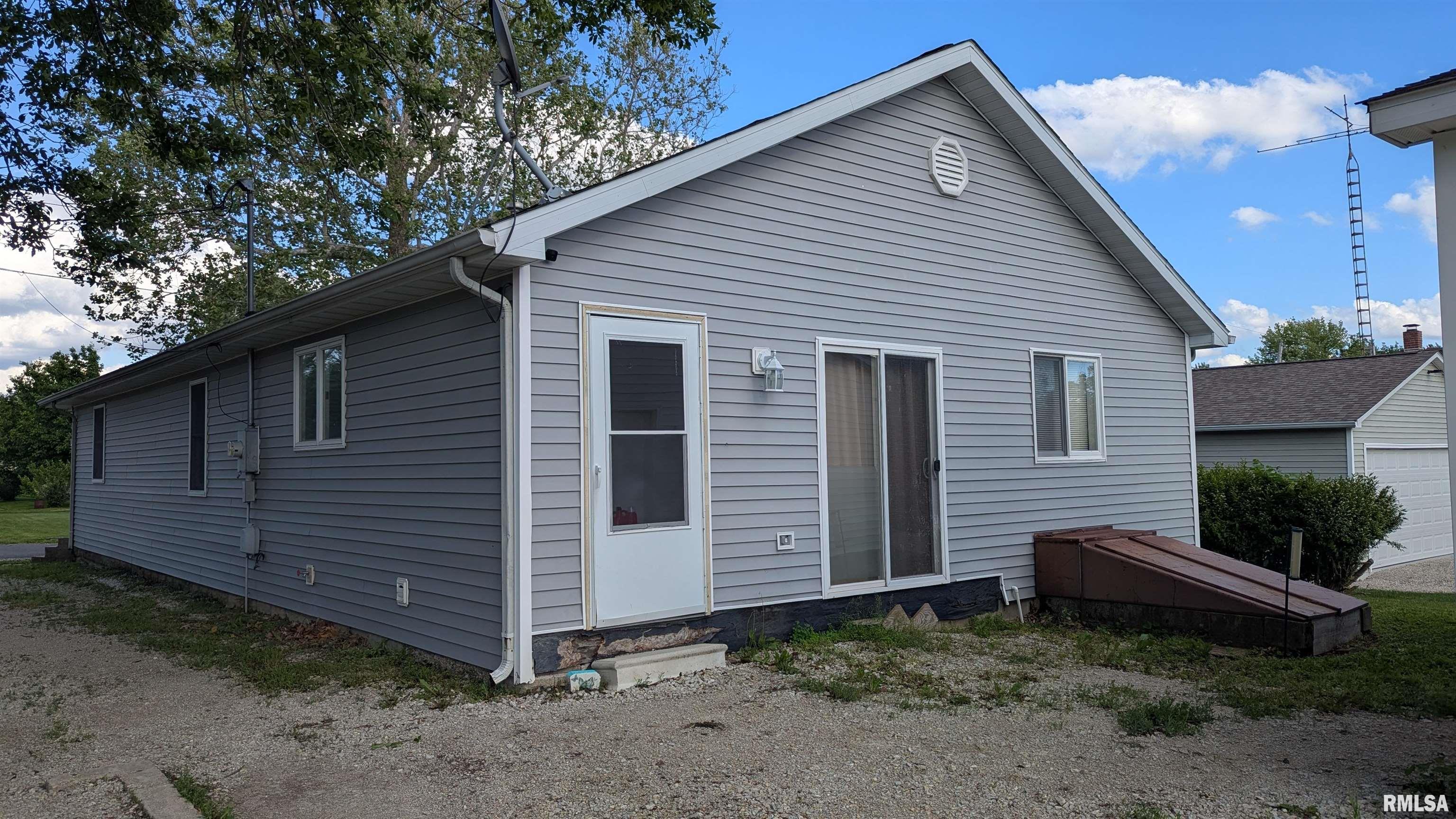 105 N Brents Avenue, Taylorville, Illinois image 28