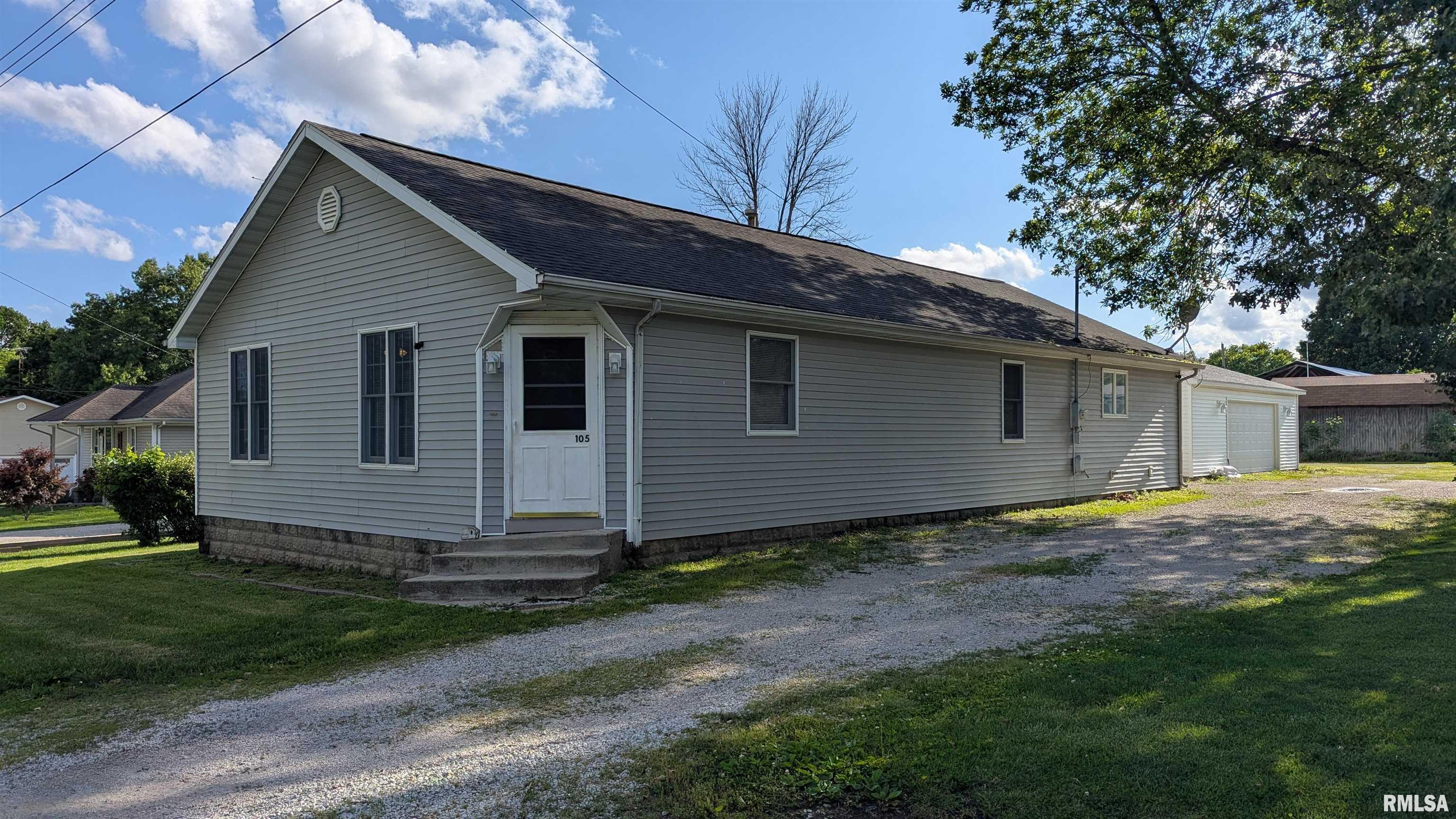 105 N Brents Avenue, Taylorville, Illinois image 1