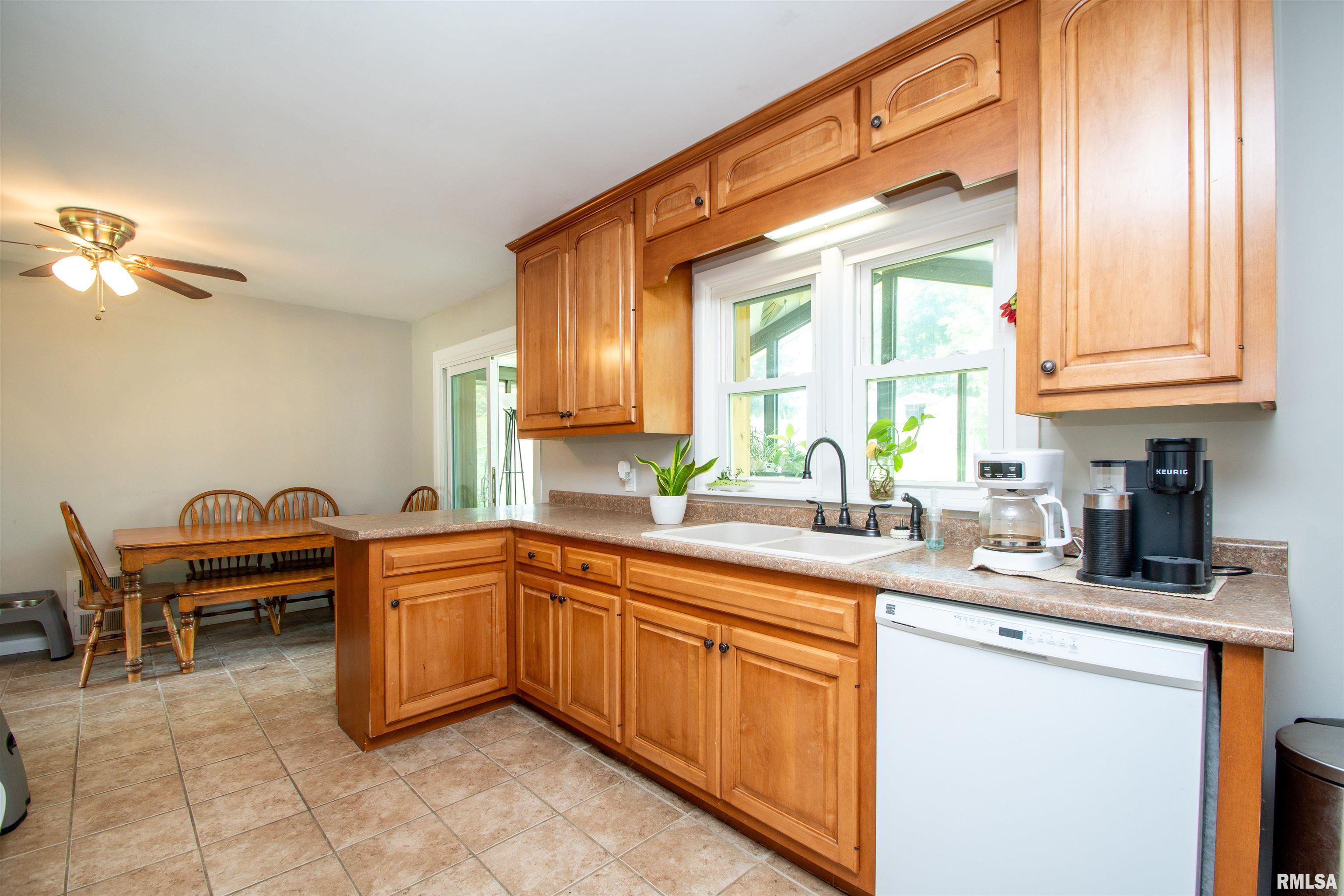 116 Sunset Lane, Germantown Hills, Illinois image 11