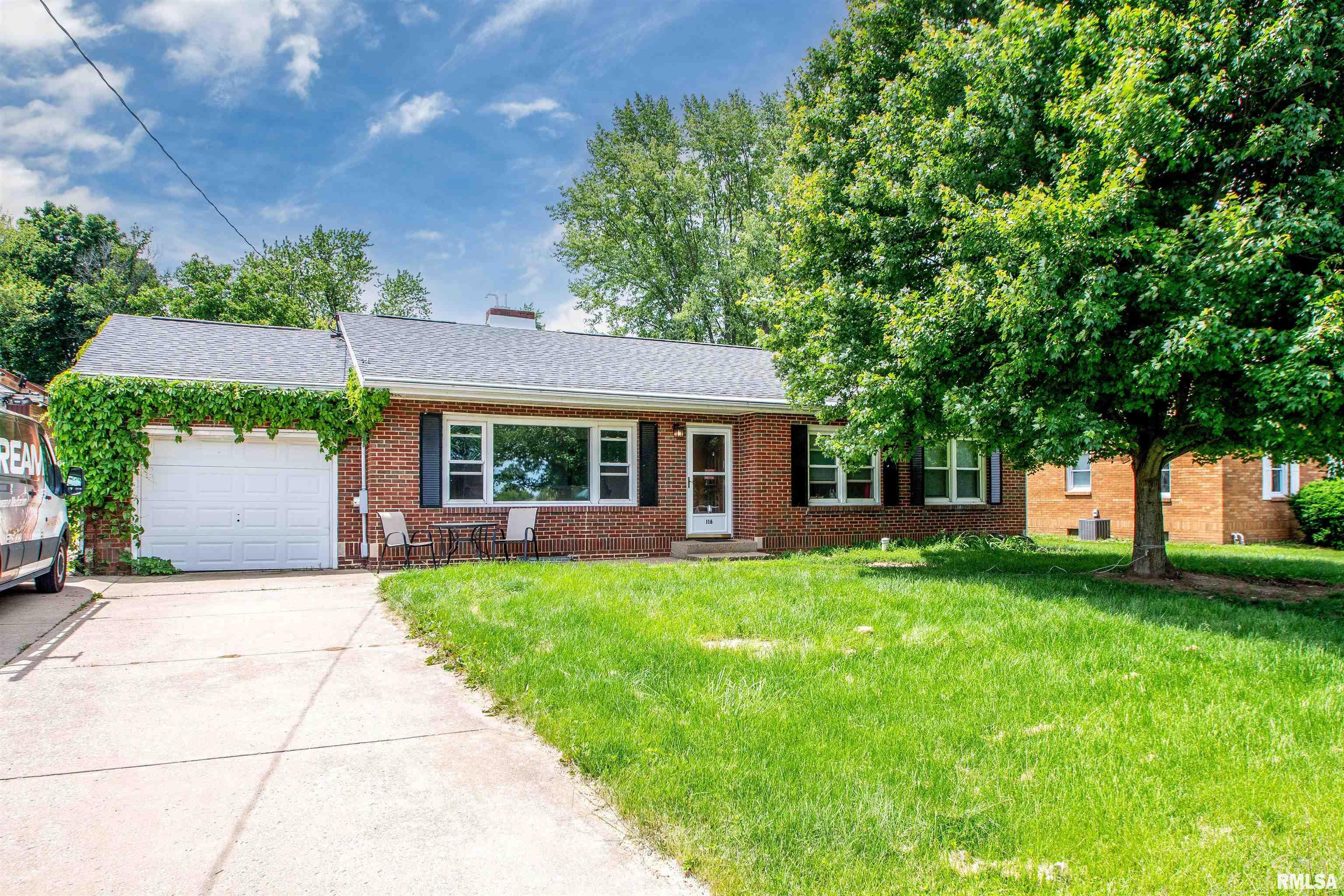 116 Sunset Lane, Germantown Hills, Illinois image 1