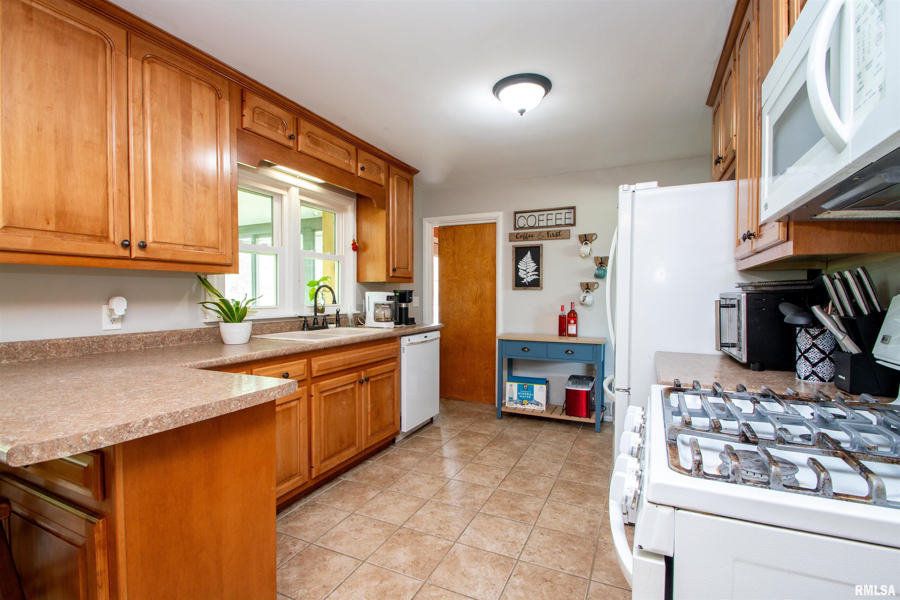 116 Sunset Lane, Germantown Hills, Illinois image 13