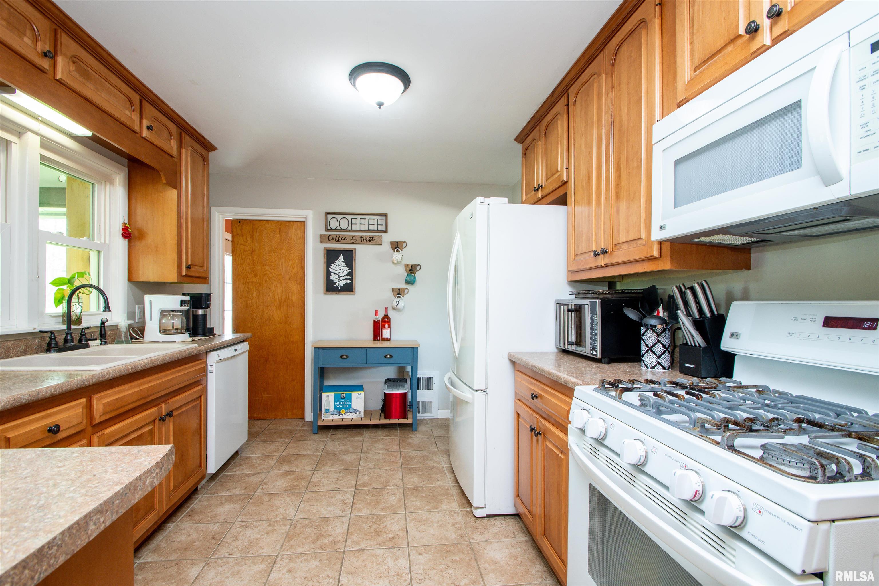 116 Sunset Lane, Germantown Hills, Illinois image 12