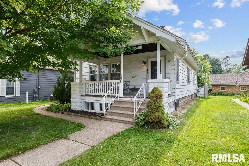 2531 5th Street, Moline, Illinois image 2
