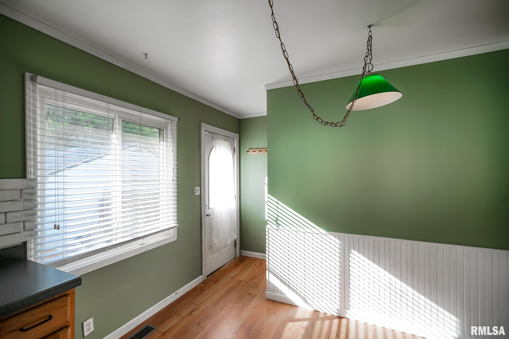 325 Edgewood Drive, Pekin, Illinois image 12