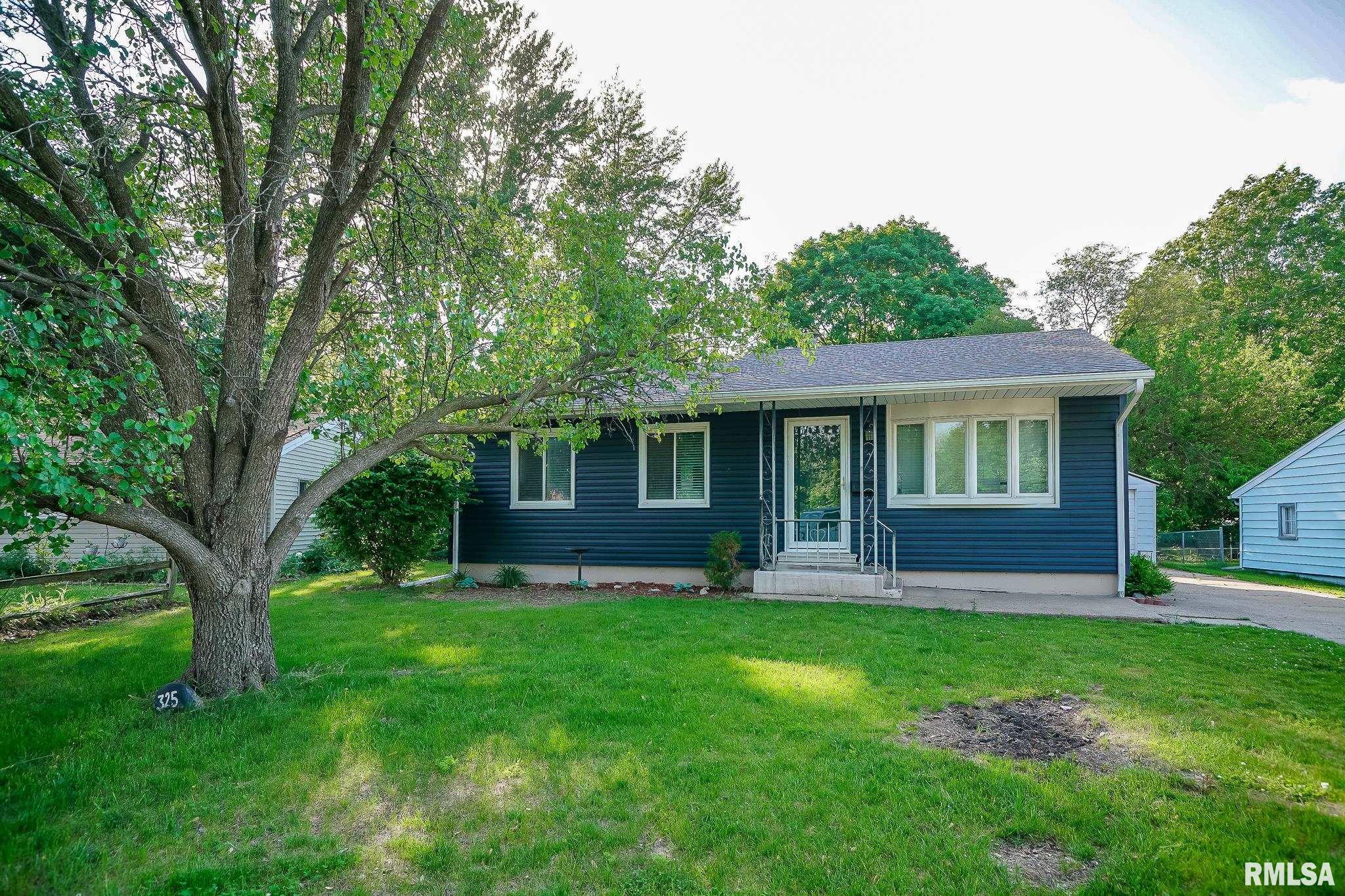 325 Edgewood Drive, Pekin, Illinois image 3