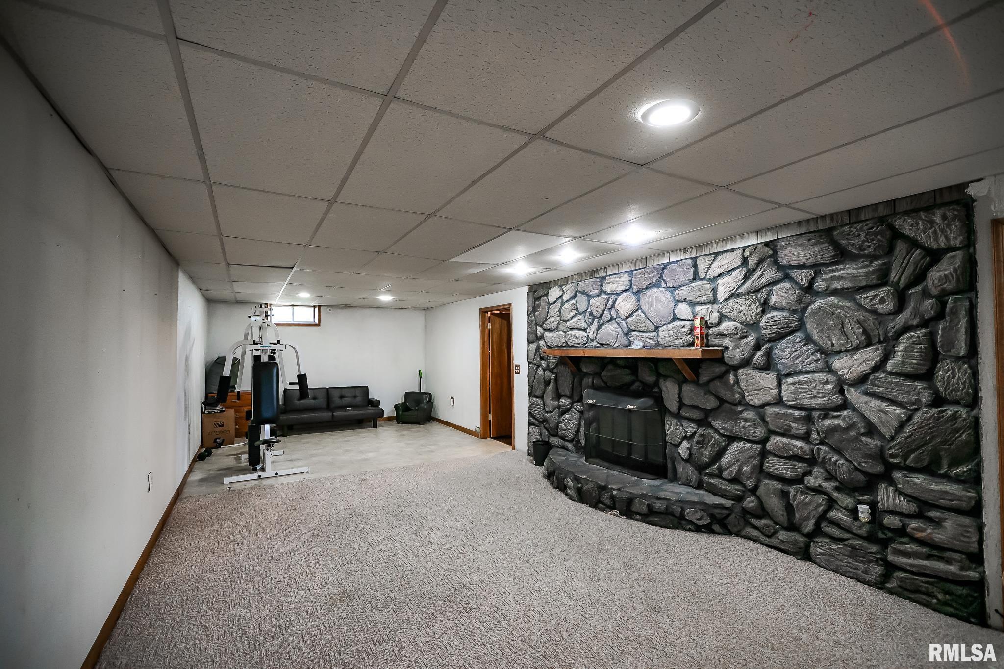 325 Edgewood Drive, Pekin, Illinois image 24