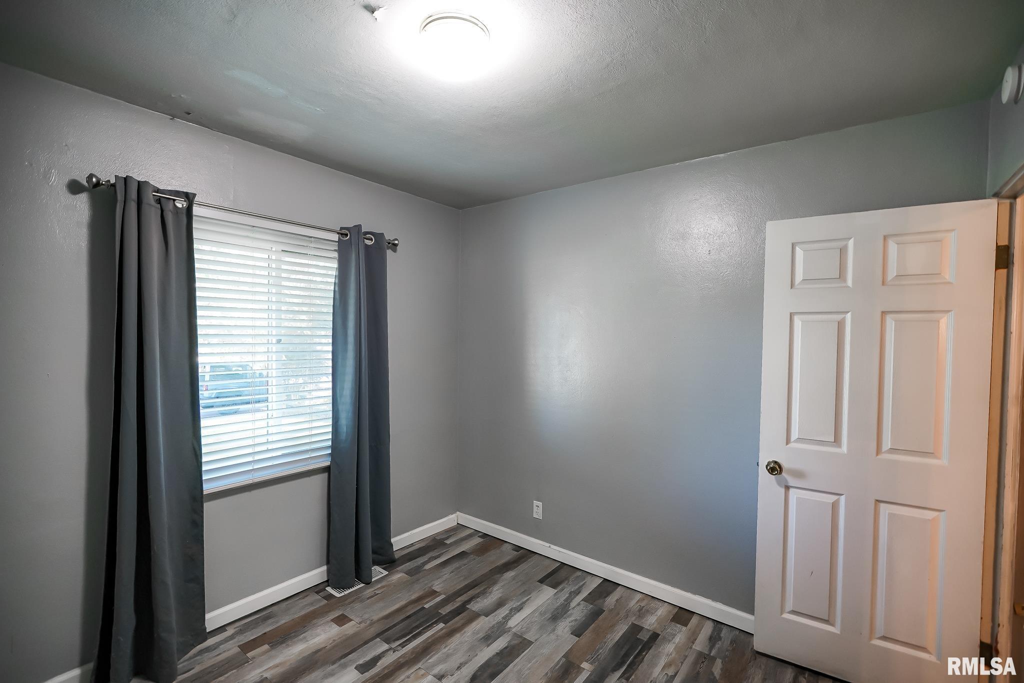325 Edgewood Drive, Pekin, Illinois image 20