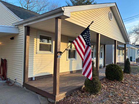 Homes For Sale - 2205 Sycamore Street<br/> Adams County, Quincy, IL 62301